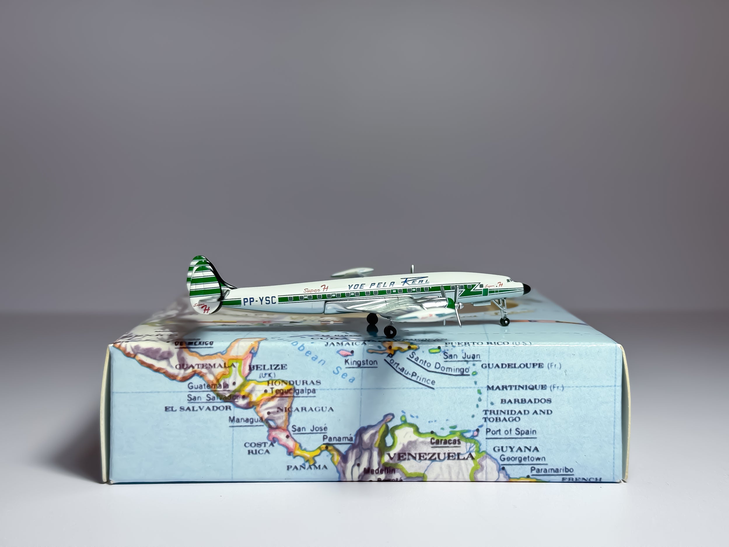 Real Transportes Aéreos Lockheed L-1049 1:400 Aeroclassics PP-YSC (ACVPR103)