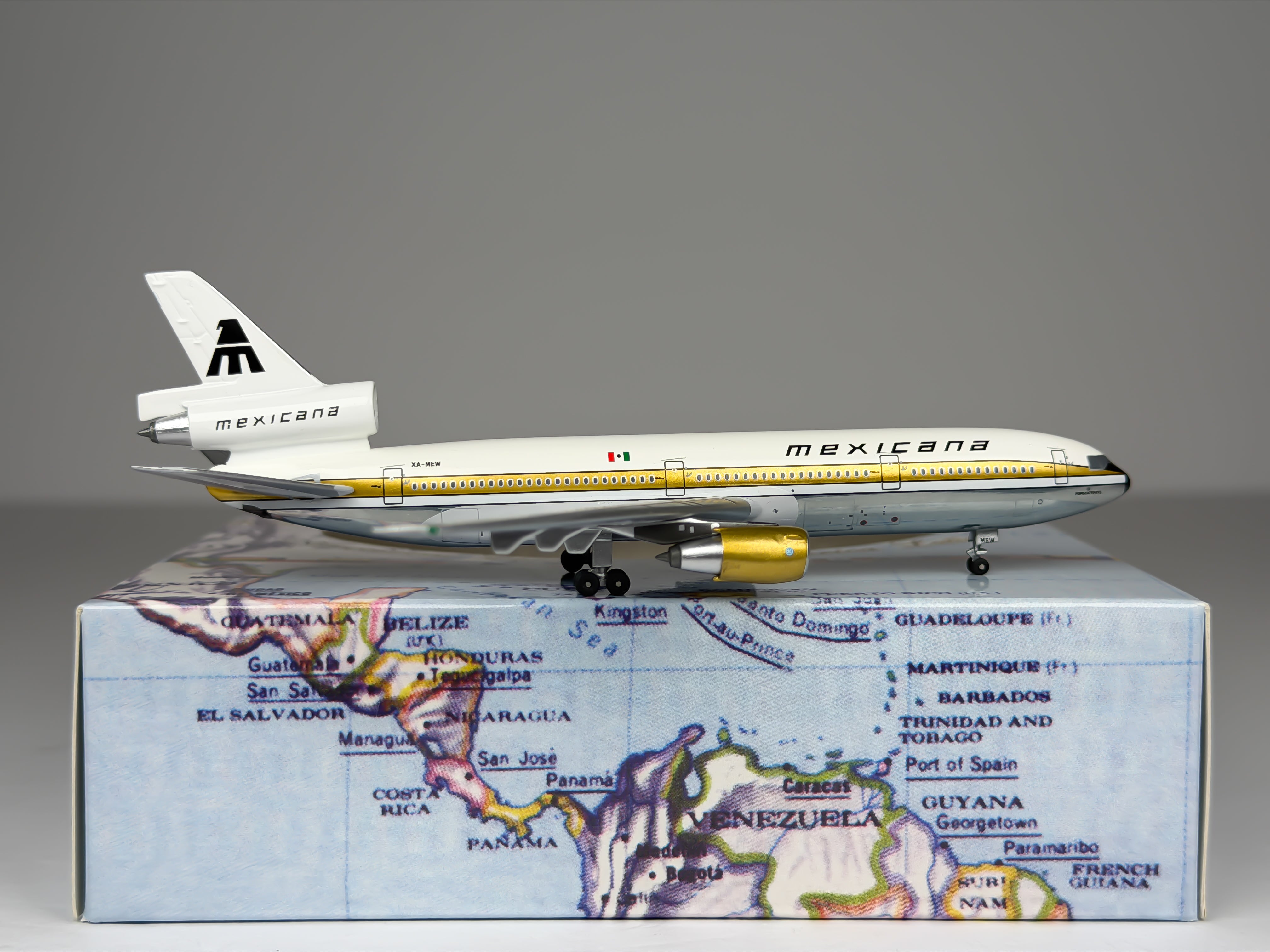 Mexicana McDonnell Douglas DC-10-10 1:400 Aeroclassics XA-MEW (ACXAMEW)