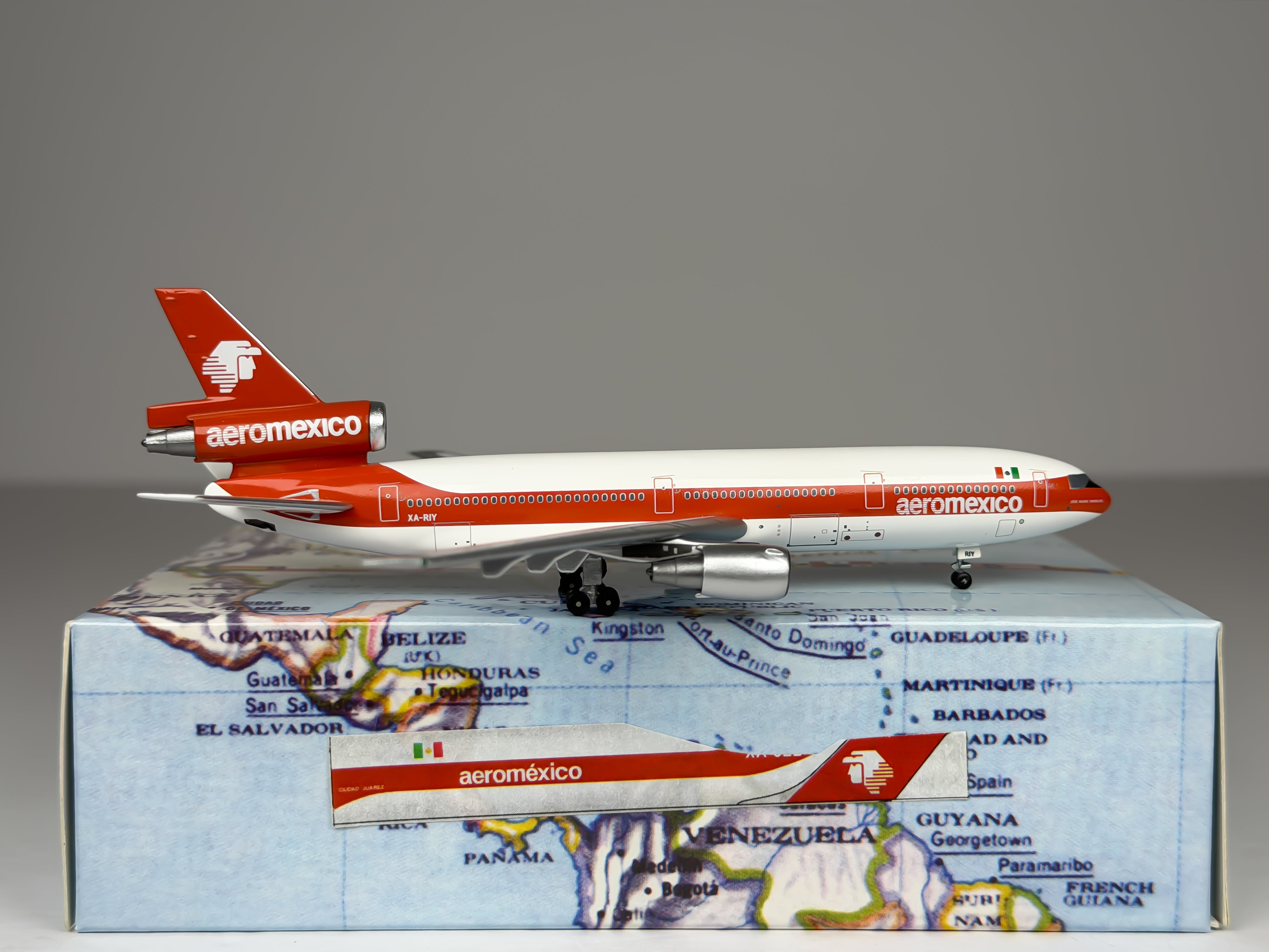Aeromexico McDonnell Douglas DC-10-30 1:400 Aeroclassics XA-RIY (ACXARIY)