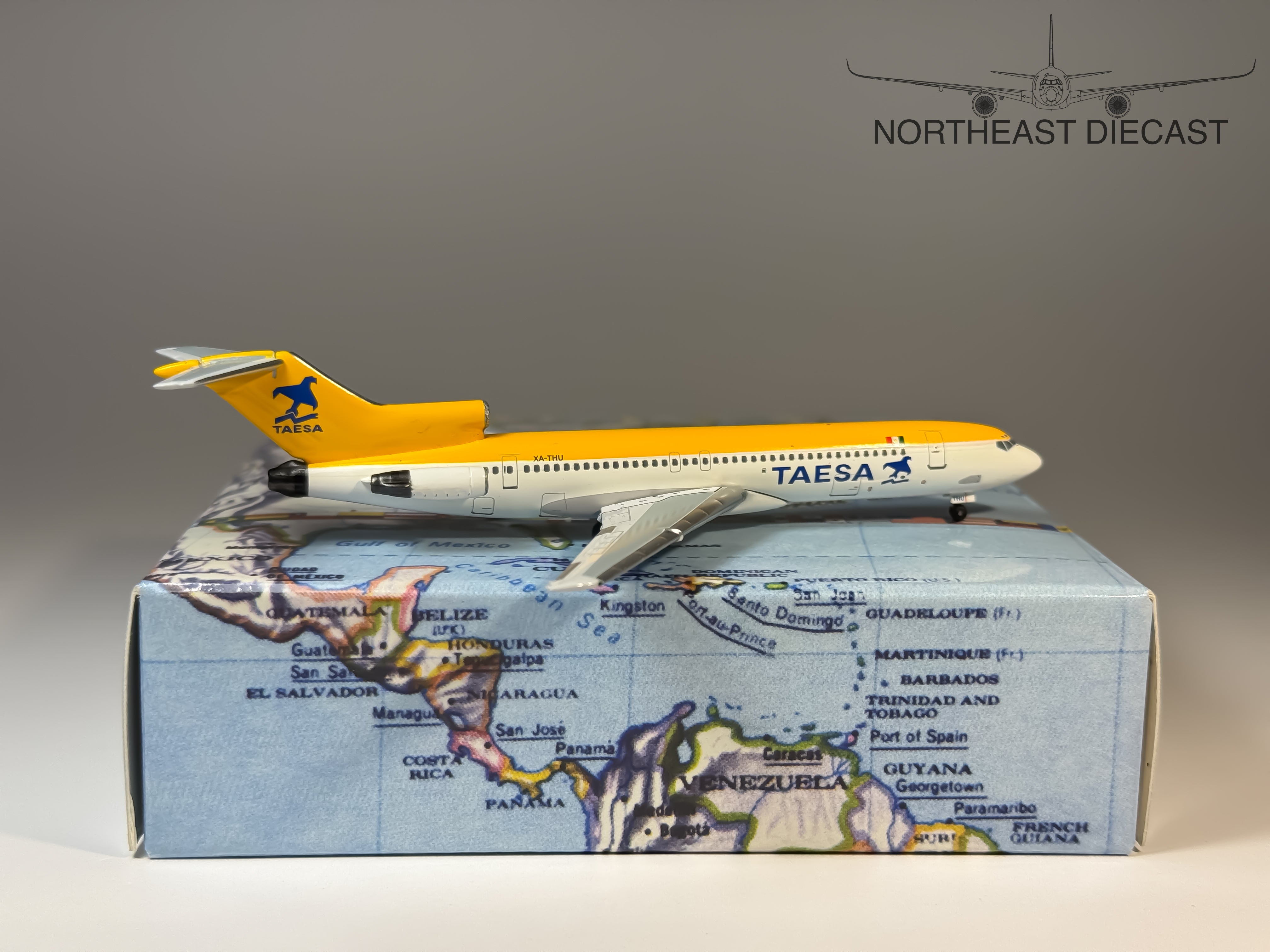 TAESA Boeing 727-200 1:400 Aeroclassics XA-THU (ACXATHU)