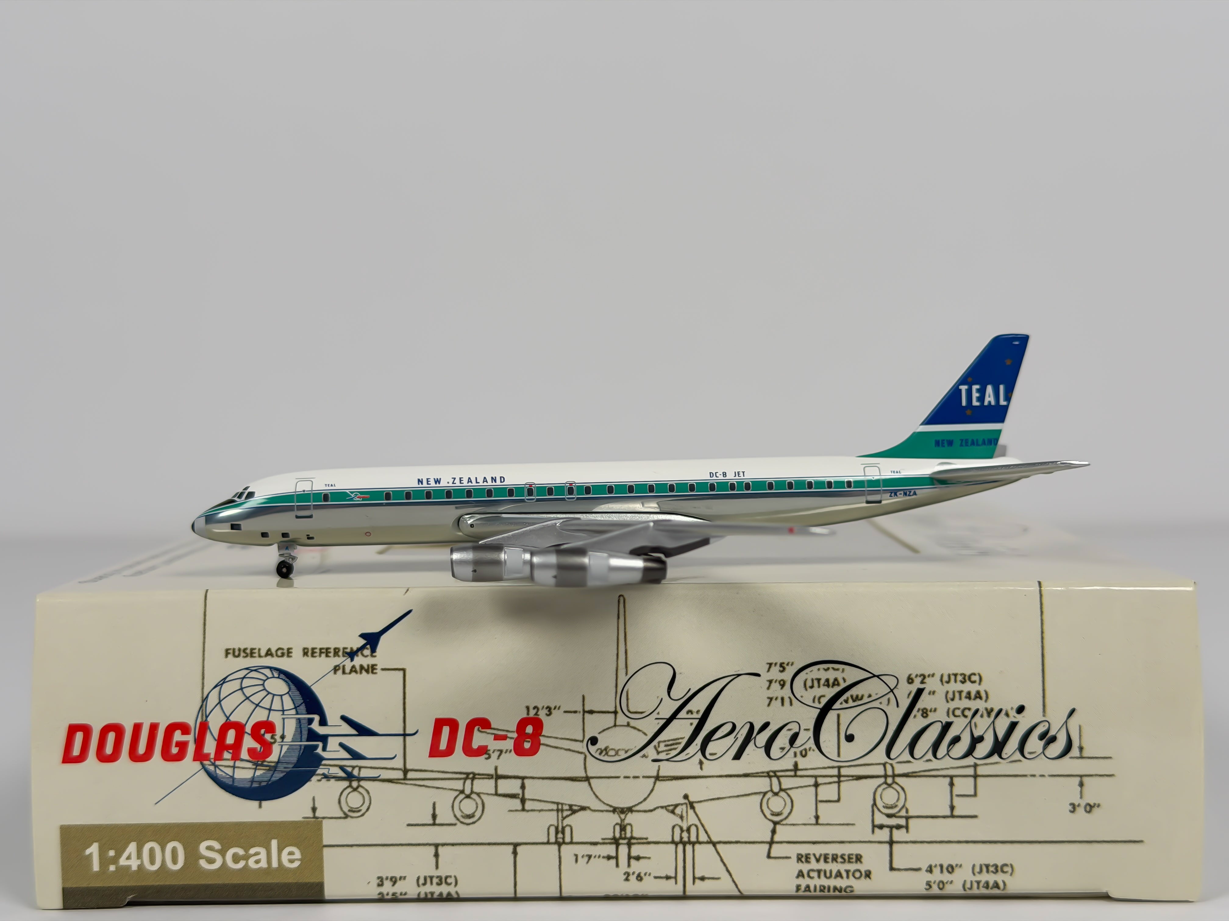 Air New Zealand (TEAL) Douglas DC-8-50 1:400 Aeroclassics ZK-NZA (ACZKNZA)