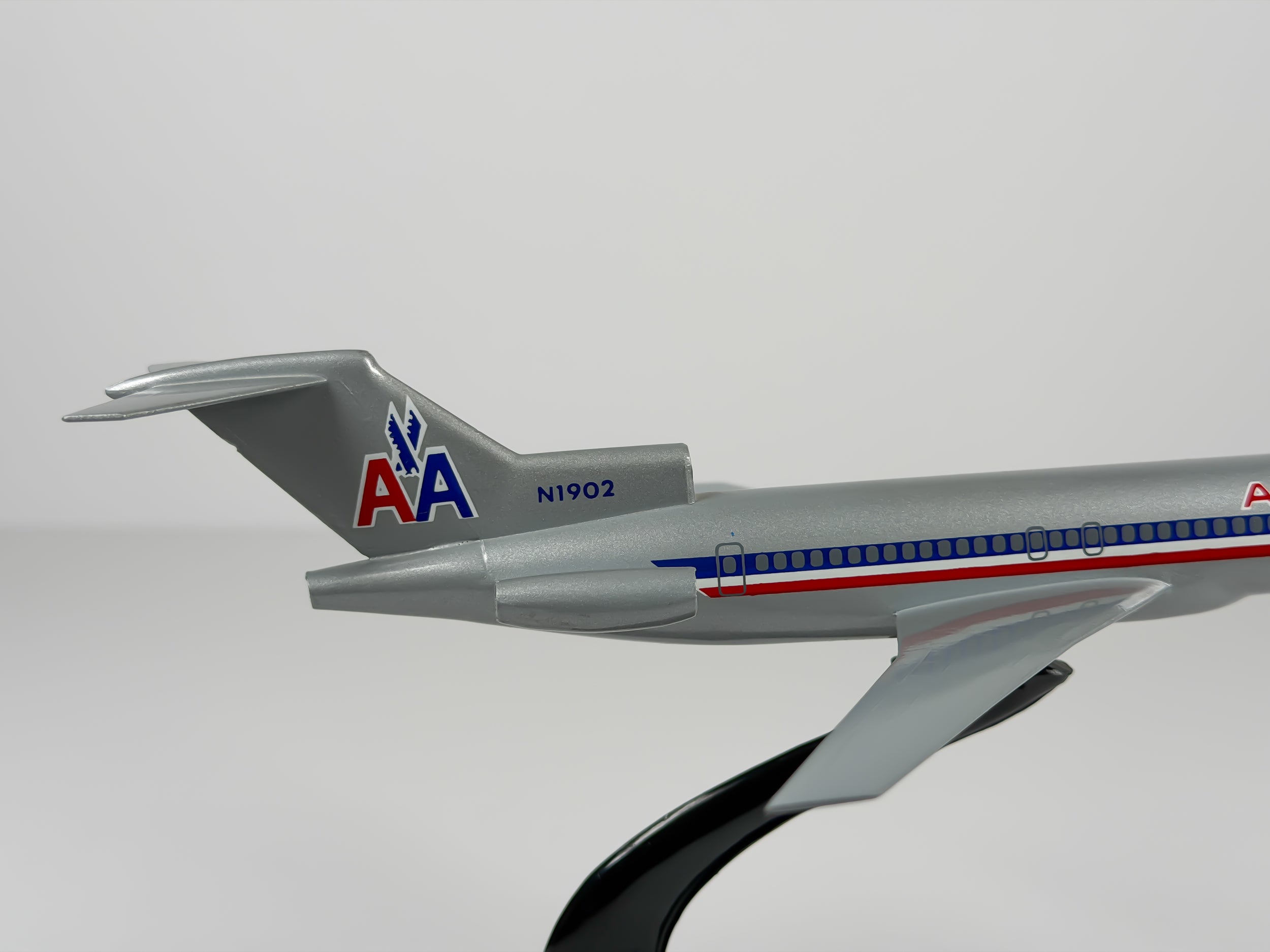 1:200 American Airlines Boeing 727-200 (N1902) - Eagle - Bare Metal | Air Jet Advance