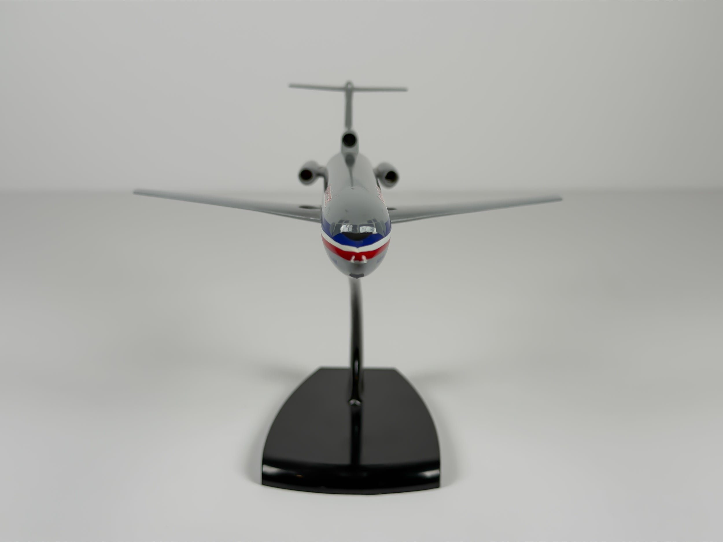 1:200 American Airlines Boeing 727-200 (N1902) - Eagle - Bare Metal | Air Jet Advance