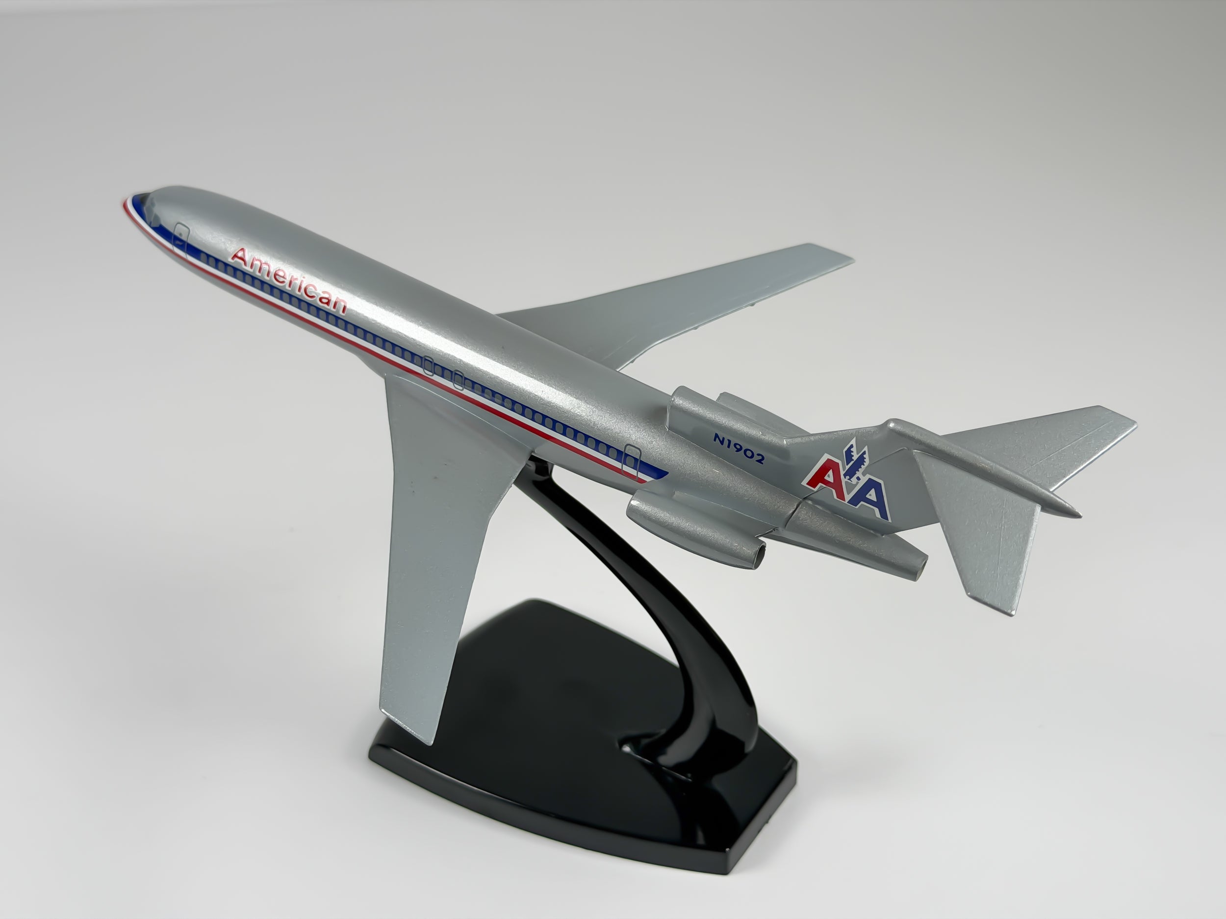 1:200 American Airlines Boeing 727-200 (N1902) - Eagle - Bare Metal | Air Jet Advance