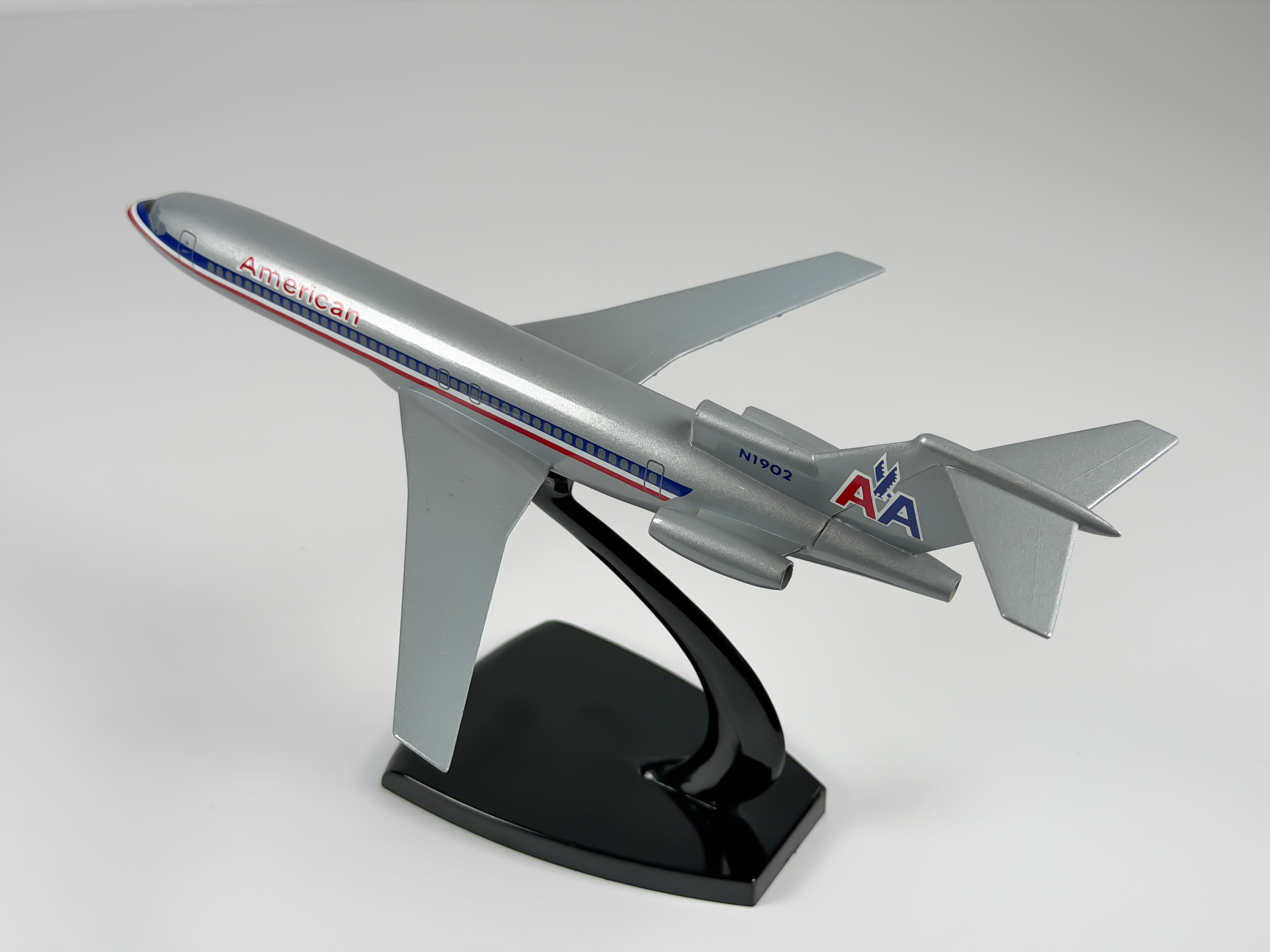 1:200 American Airlines Boeing 727-200 (N1902) - Eagle - Bare Metal | Air Jet Advance
