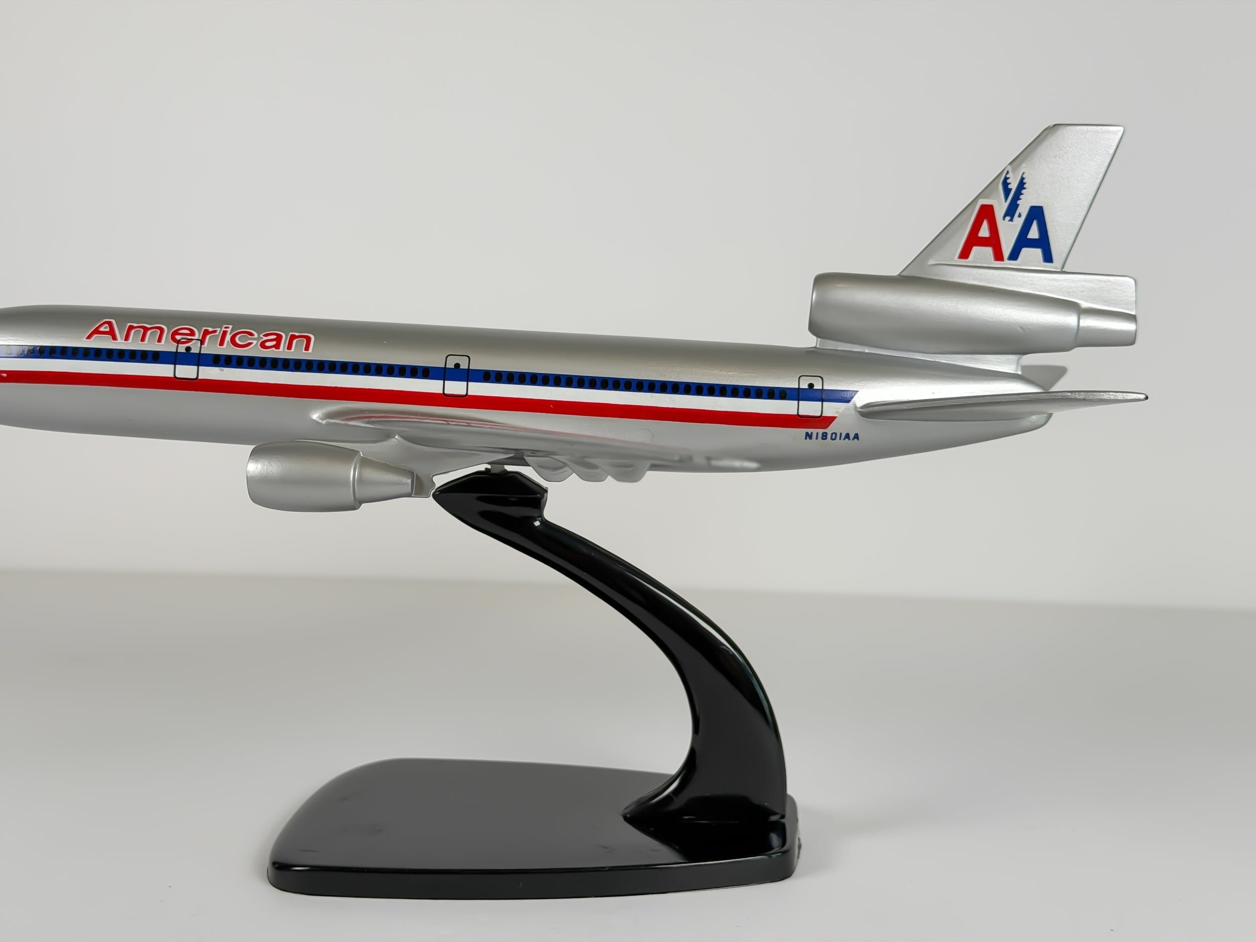 1:200 American Airlines McDonnell Douglas DC-10-30 (N1801AA) - Eagle - Bare Metal | Air Jet Advance