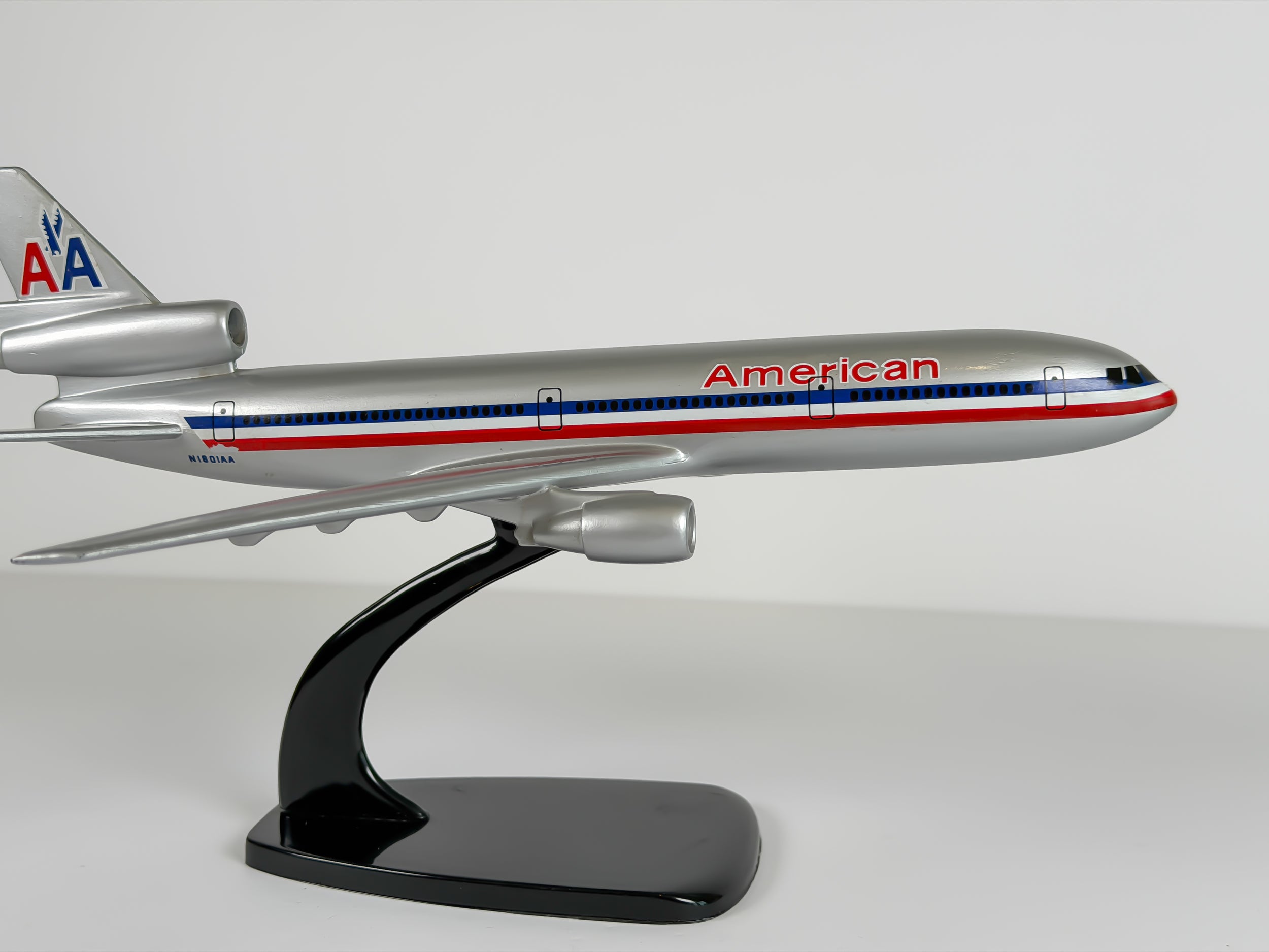 1:200 American Airlines McDonnell Douglas DC-10-30 (N1801AA) - Eagle - Bare Metal | Air Jet Advance