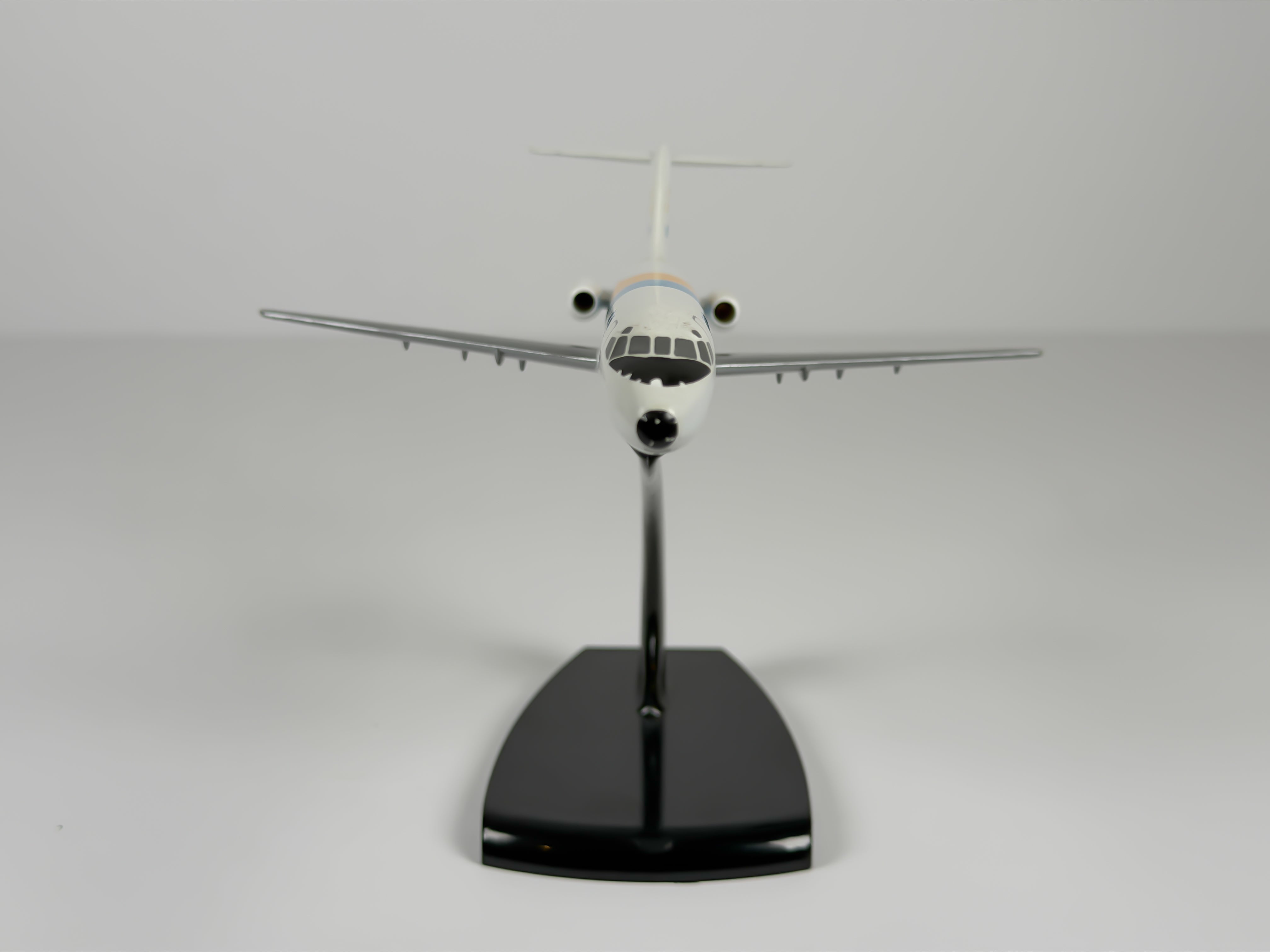 1:200 ALM Douglas DC-9-30 - Orange/Blue | Air Jet Advance
