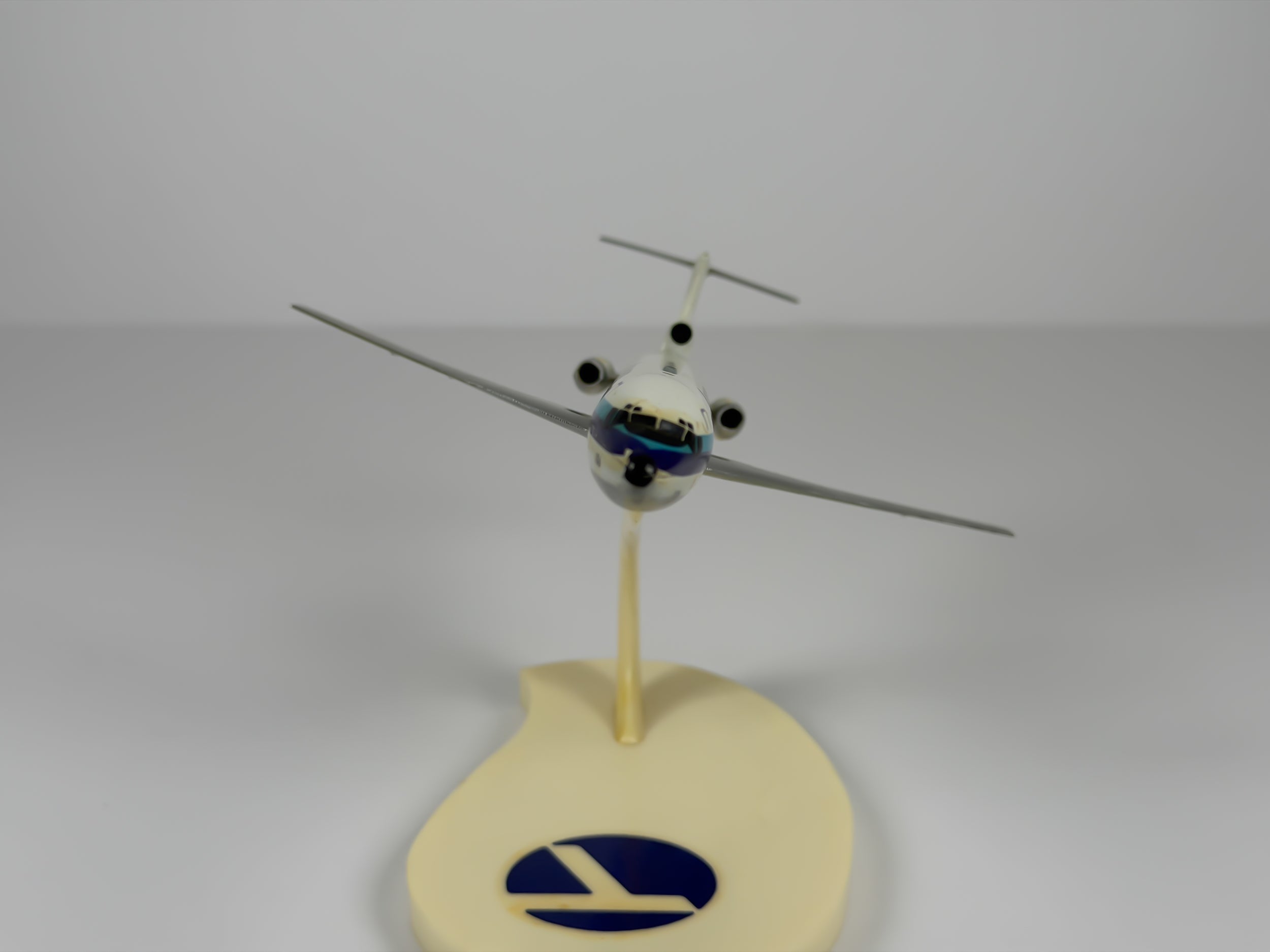 1:200 Eastern Air Lines Boeing 727-200 (N8106N) - White Hockey Stick | Air Jet Advance