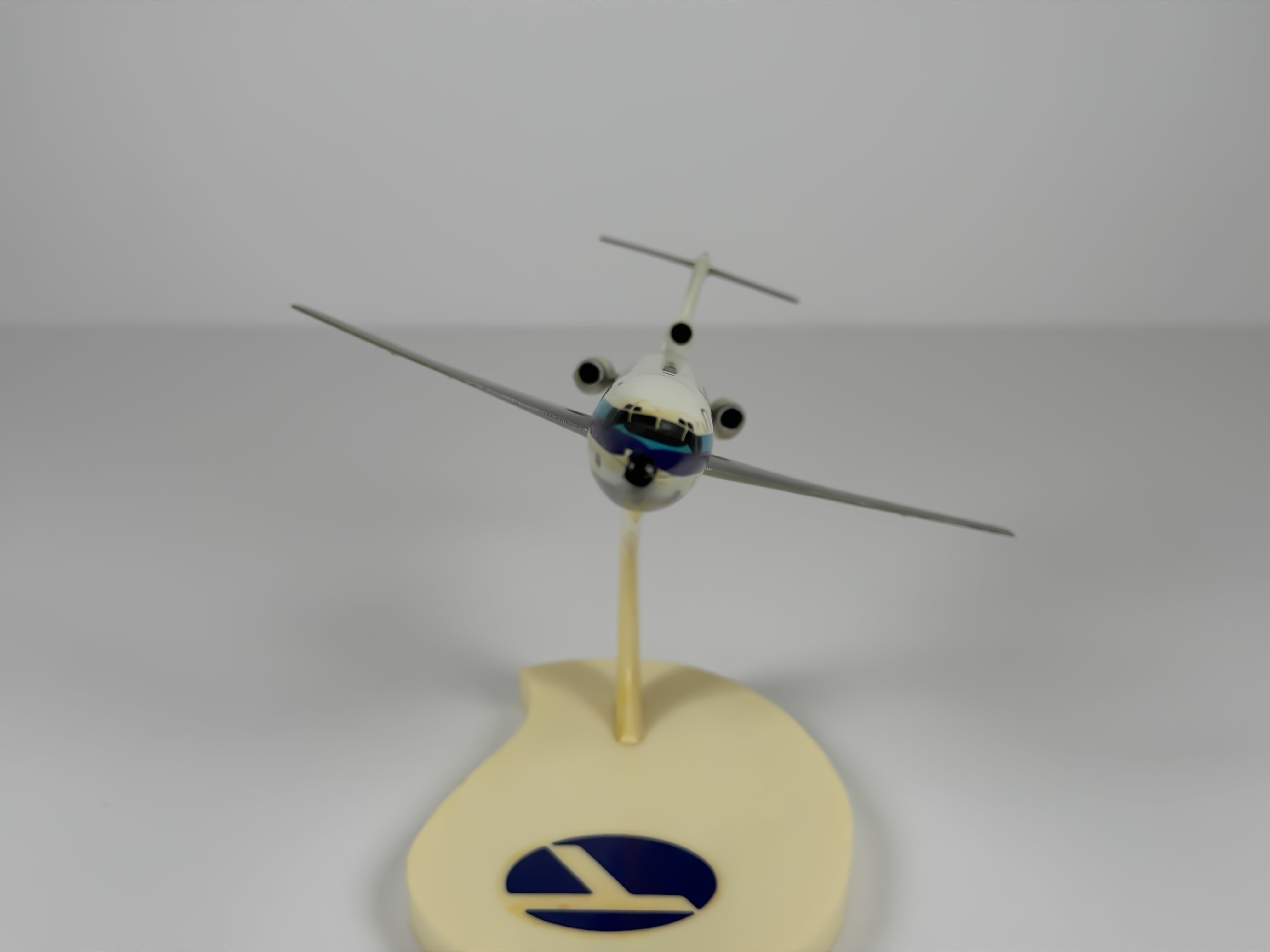 1:200 Eastern Air Lines Boeing 727-200 (N8106N) - White Hockey Stick | Air Jet Advance
