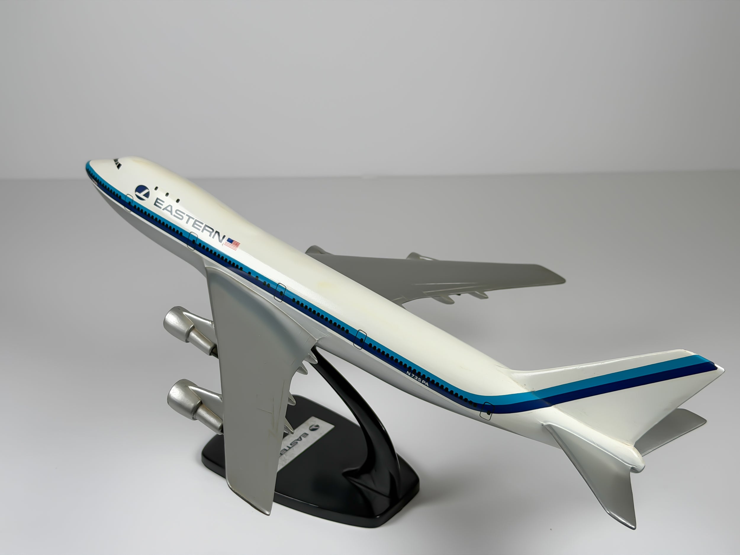 1:200 Eastern Air Lines Boeing 747-100 (N735PA) - White Hockey Stick | Air Jet Advance