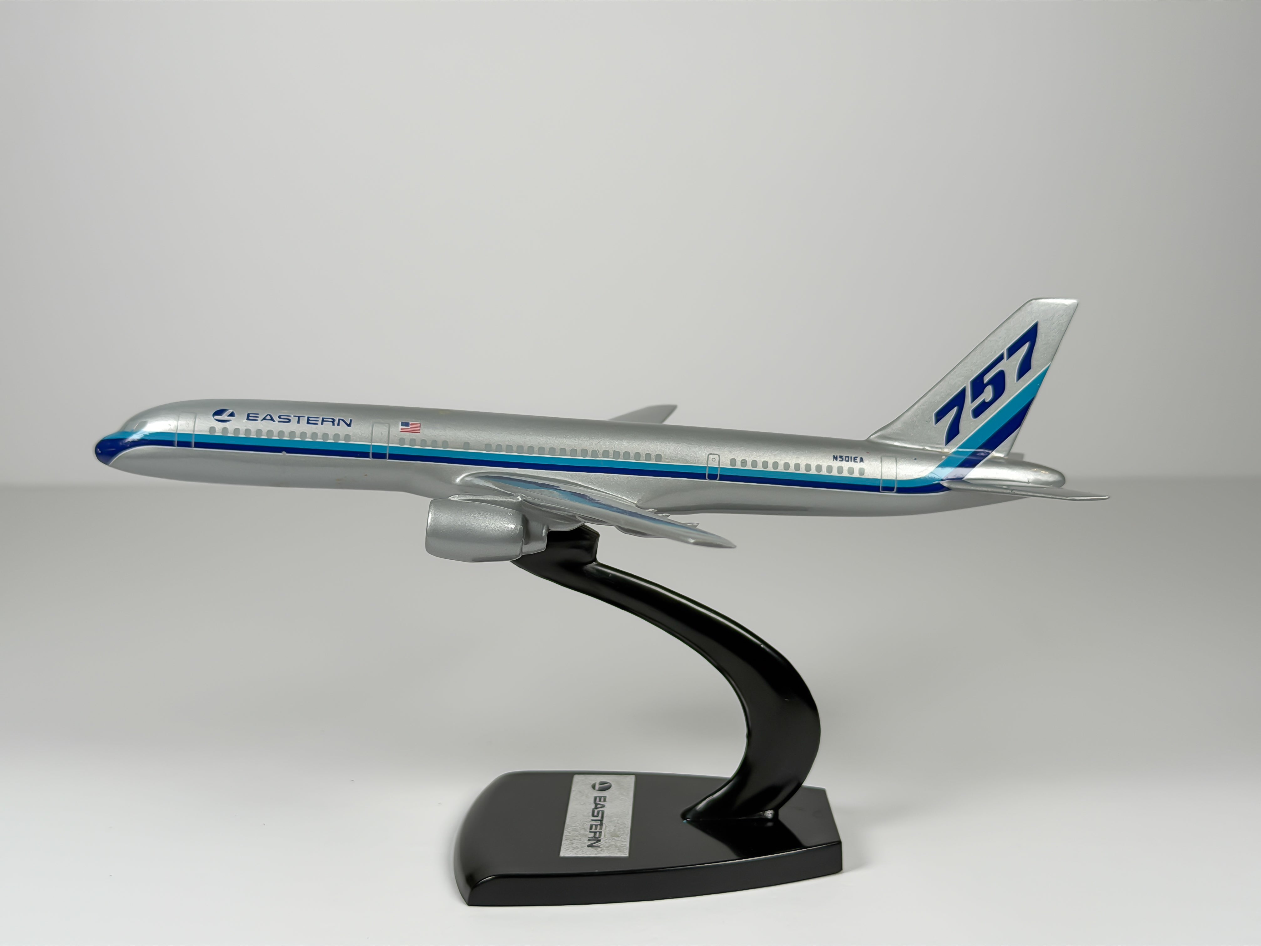 1:200 Eastern Air Lines Boeing 757-200 (N501EA) - Grey Hockey Stick - 757 Tail | Air Jet Advance