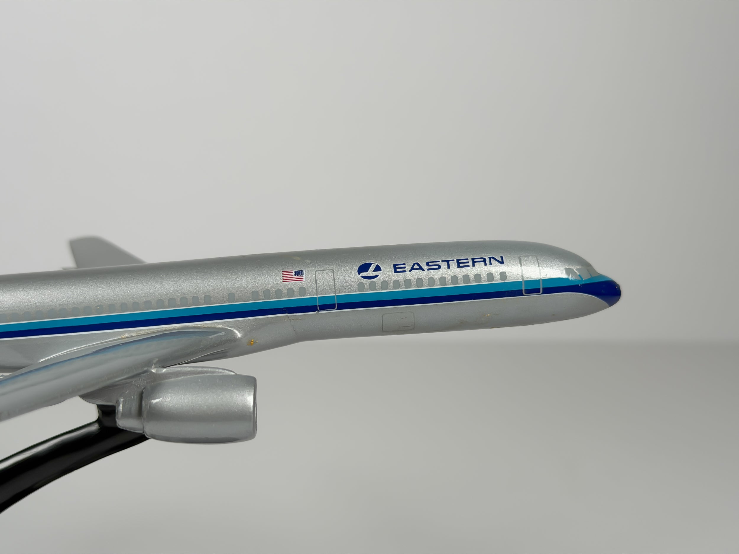 1:200 Eastern Air Lines Boeing 757-200 (N501EA) - Grey Hockey Stick - 757 Tail | Air Jet Advance