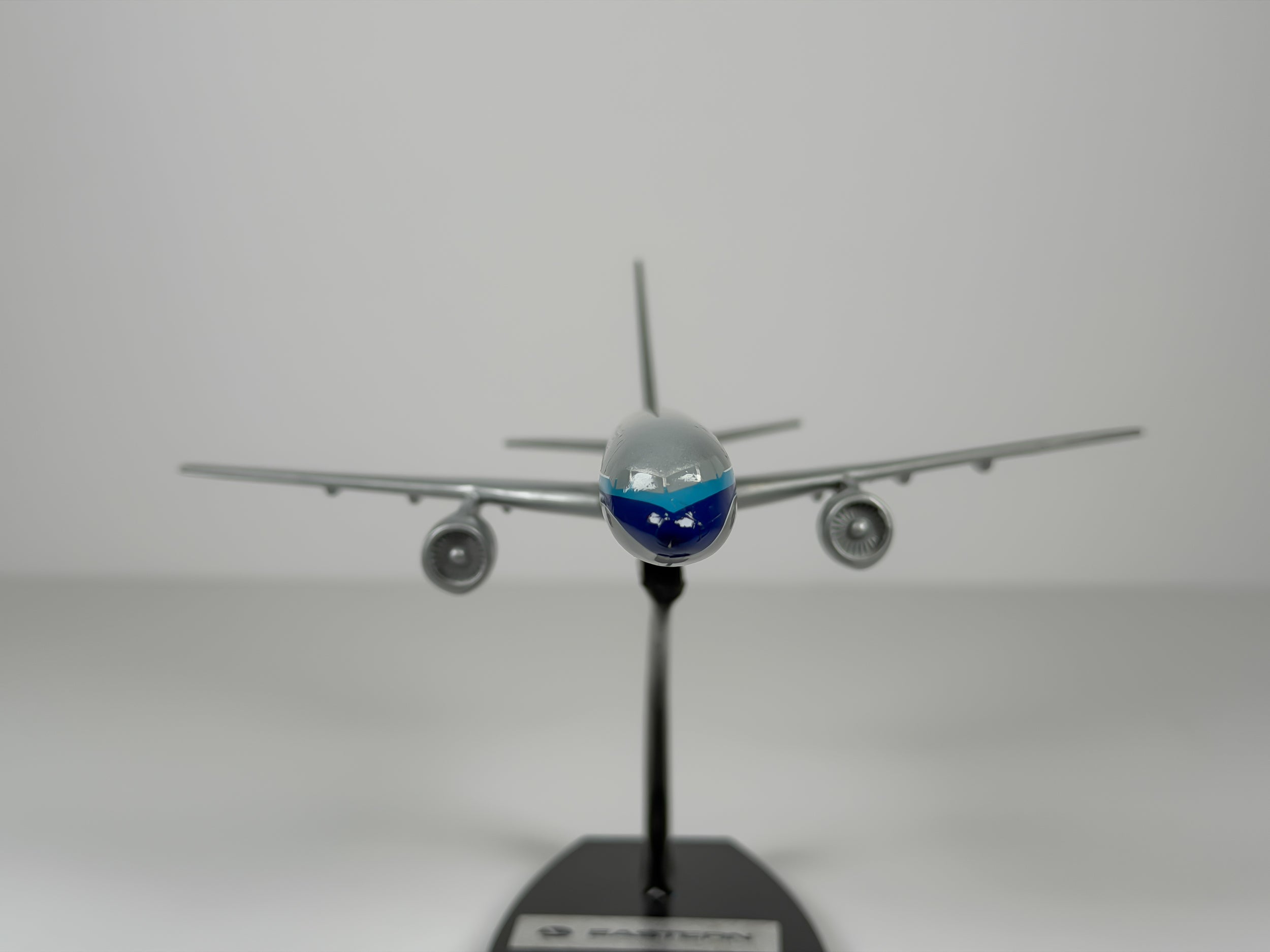 1:200 Eastern Air Lines Boeing 757-200 (N501EA) - Grey Hockey Stick - 757 Tail | Air Jet Advance