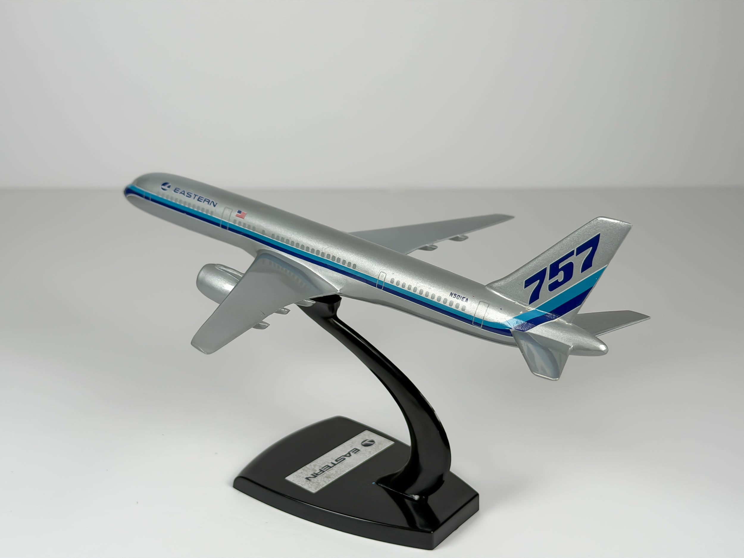 1:200 Eastern Air Lines Boeing 757-200 (N501EA) - Grey Hockey Stick - 757 Tail | Air Jet Advance