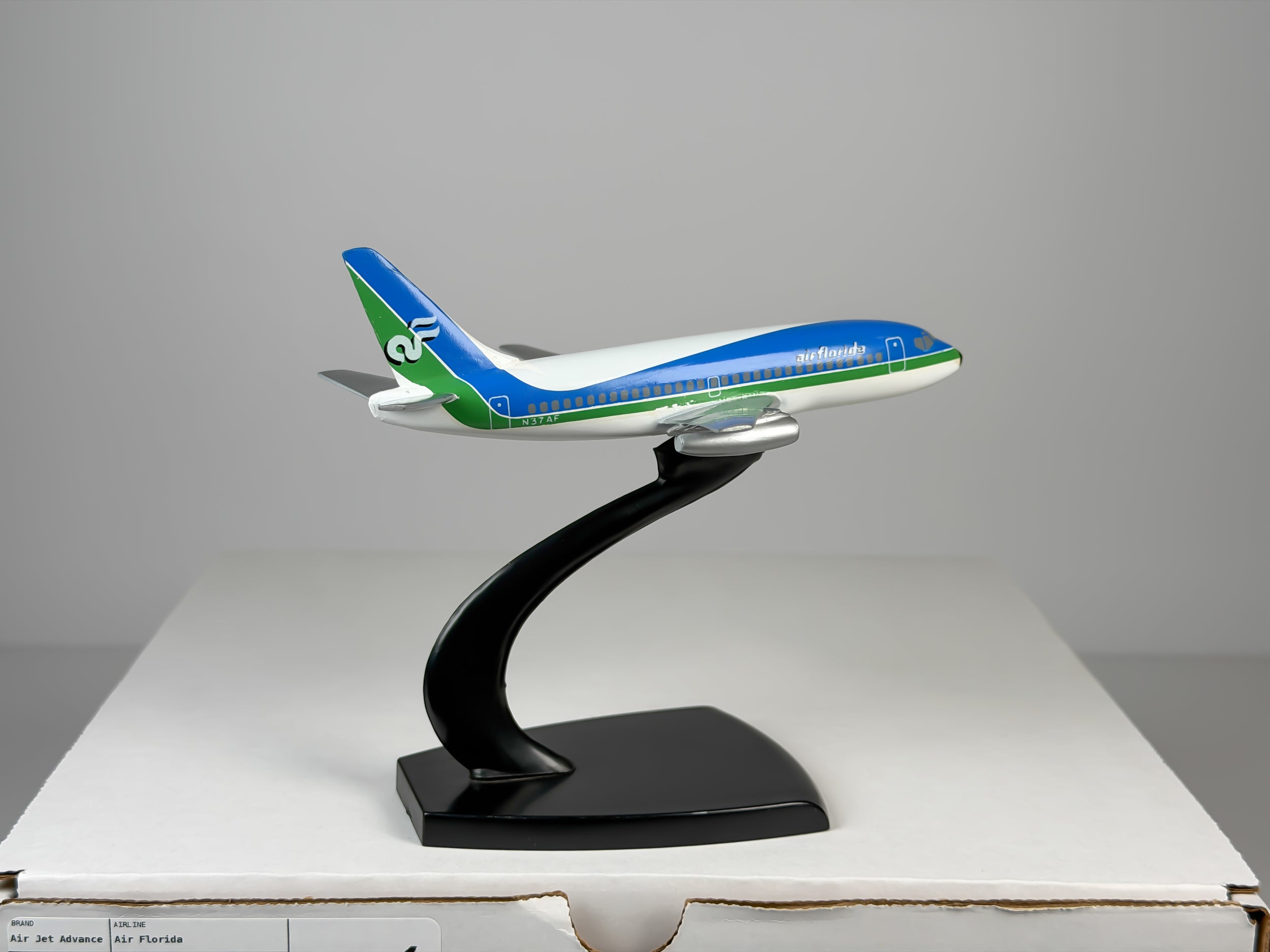 1:200 Air Florida Boeing 737-200 (N37AF) - Blue/Green | Air Jet Advance