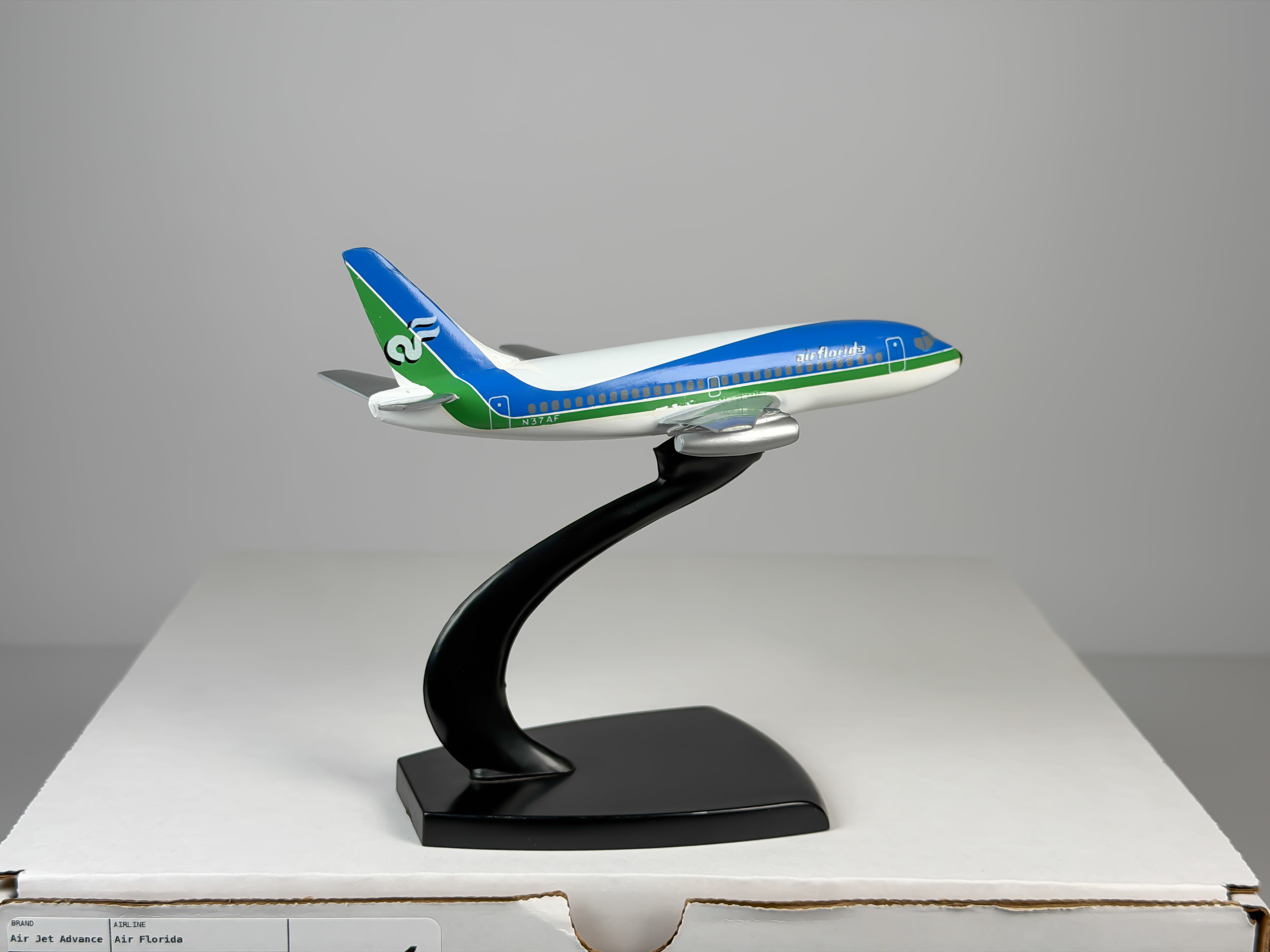 1:200 Air Florida Boeing 737-200 (N37AF) - Blue/Green | Air Jet Advance