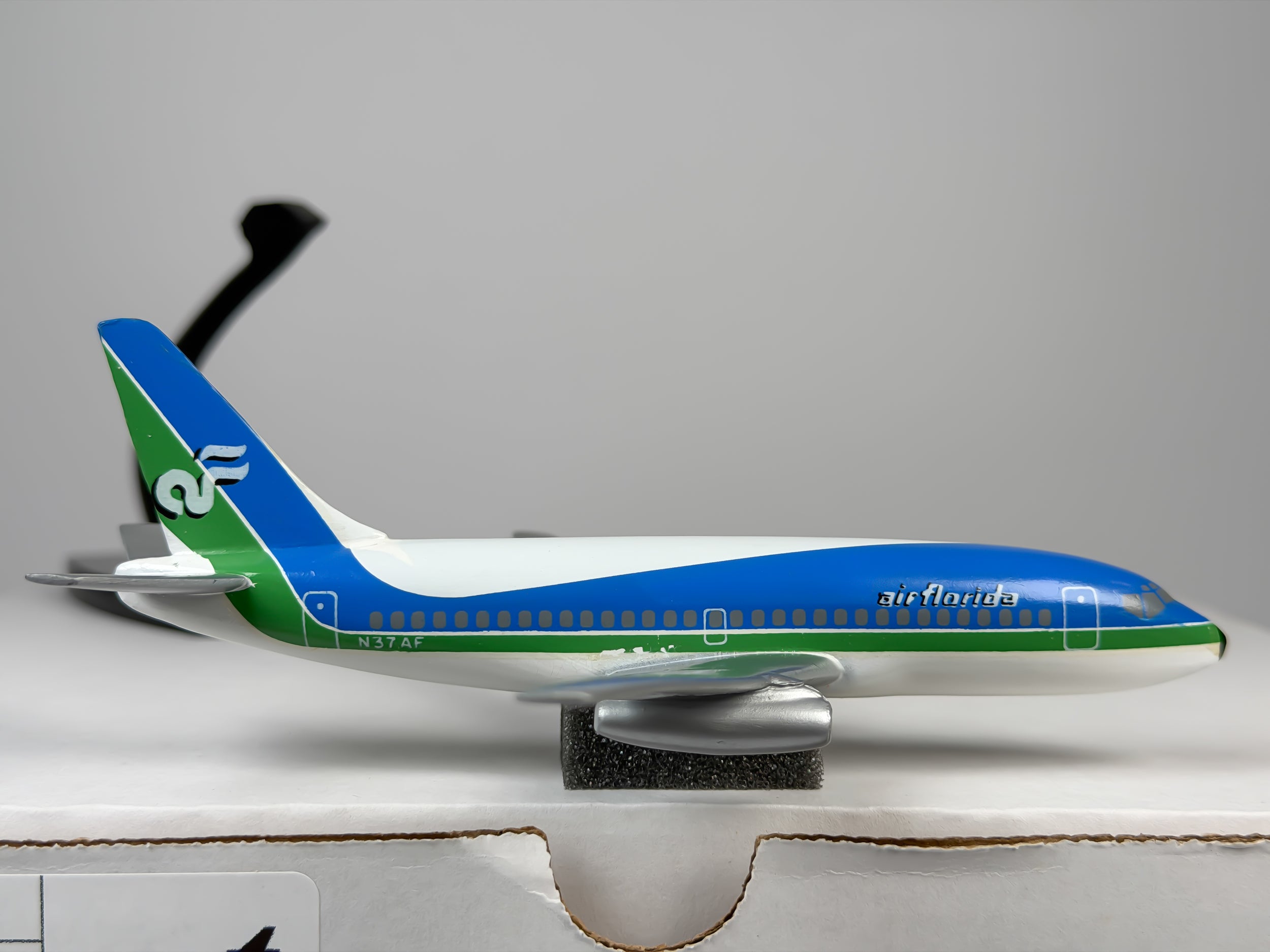 1:200 Air Florida Boeing 737-200 (N37AF) - Blue/Green | Air Jet Advance