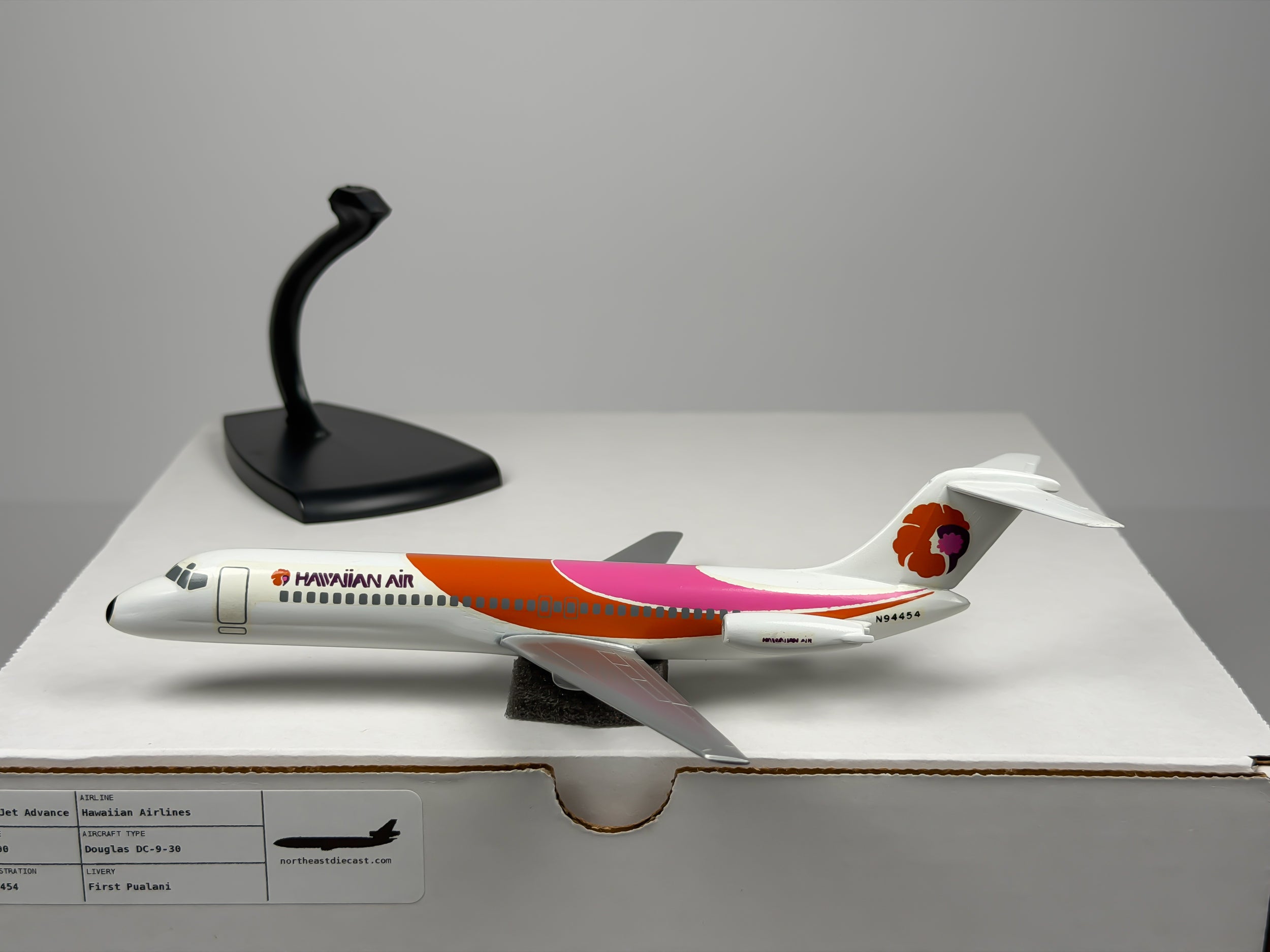 1:200 Hawaiian Airlines Douglas DC-9-30 (N94454) - First Pualani | Air Jet Advance