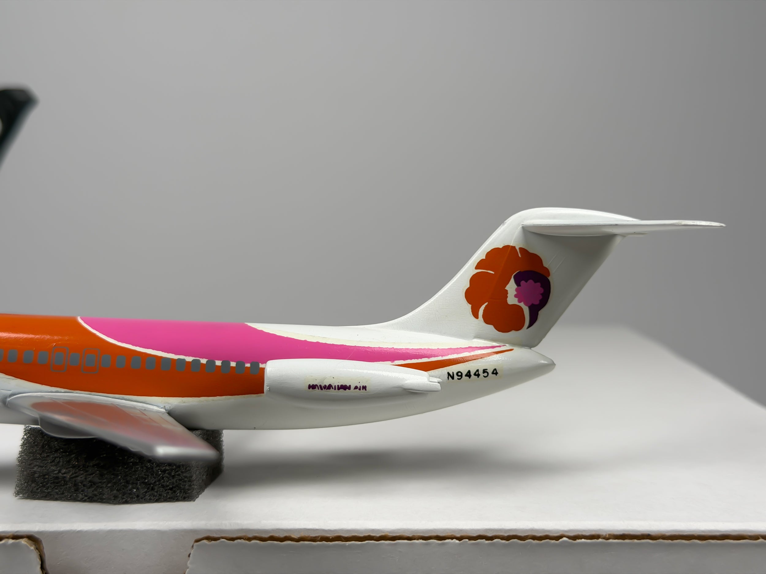 1:200 Hawaiian Airlines Douglas DC-9-30 (N94454) - First Pualani | Air Jet Advance