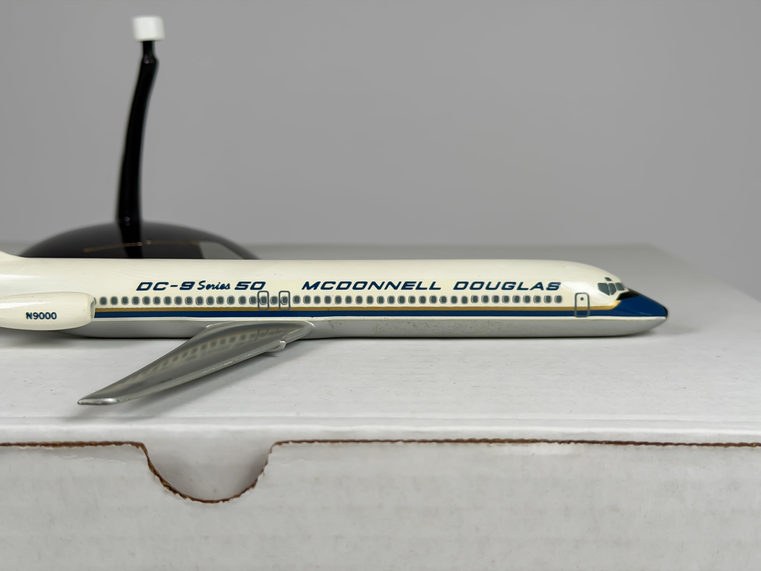 1:200 Douglas House Douglas DC-9-50 (N9000) - Blue/Gold | Air Jet Advance