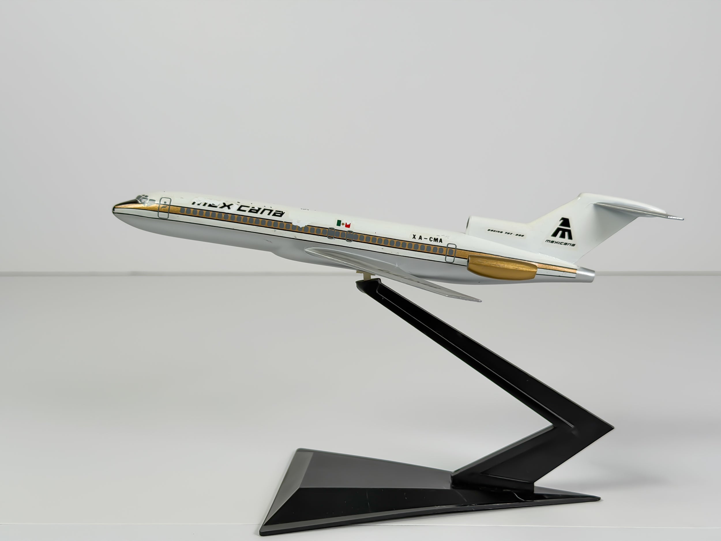 1:200 Mexicana Boeing 727-200 (XA-CMA) - Golden Aztec | Air Jet Advance