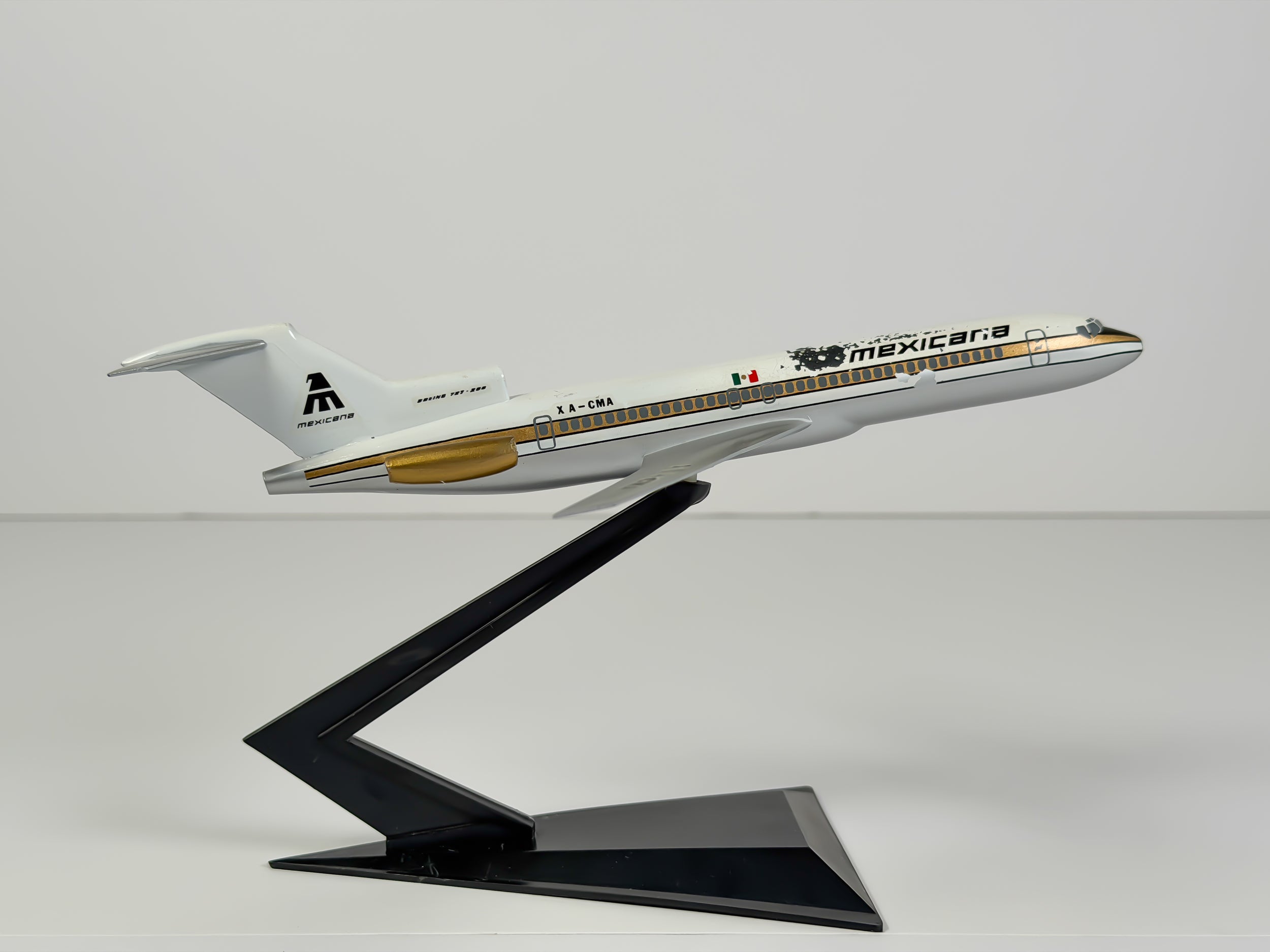 1:200 Mexicana Boeing 727-200 (XA-CMA) - Golden Aztec | Air Jet Advance