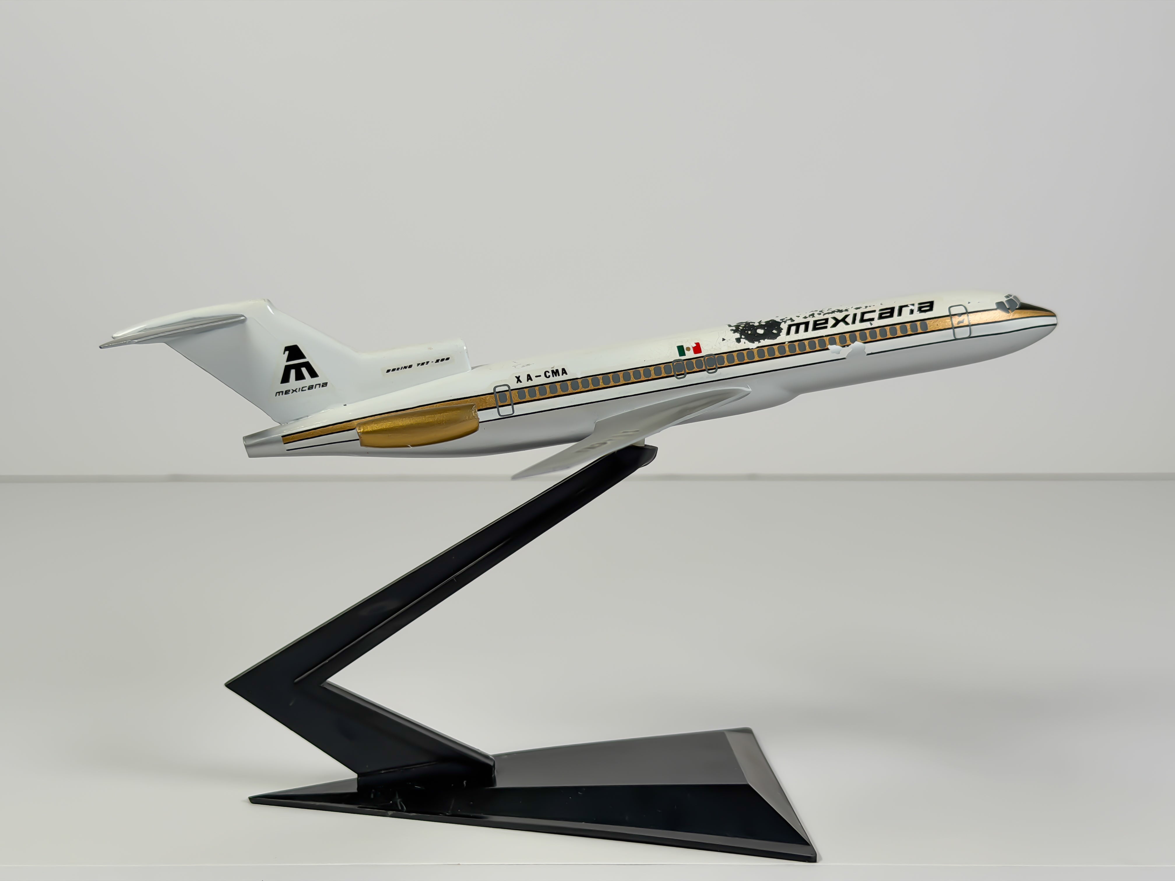 1:200 Mexicana Boeing 727-200 (XA-CMA) - Golden Aztec | Air Jet Advance