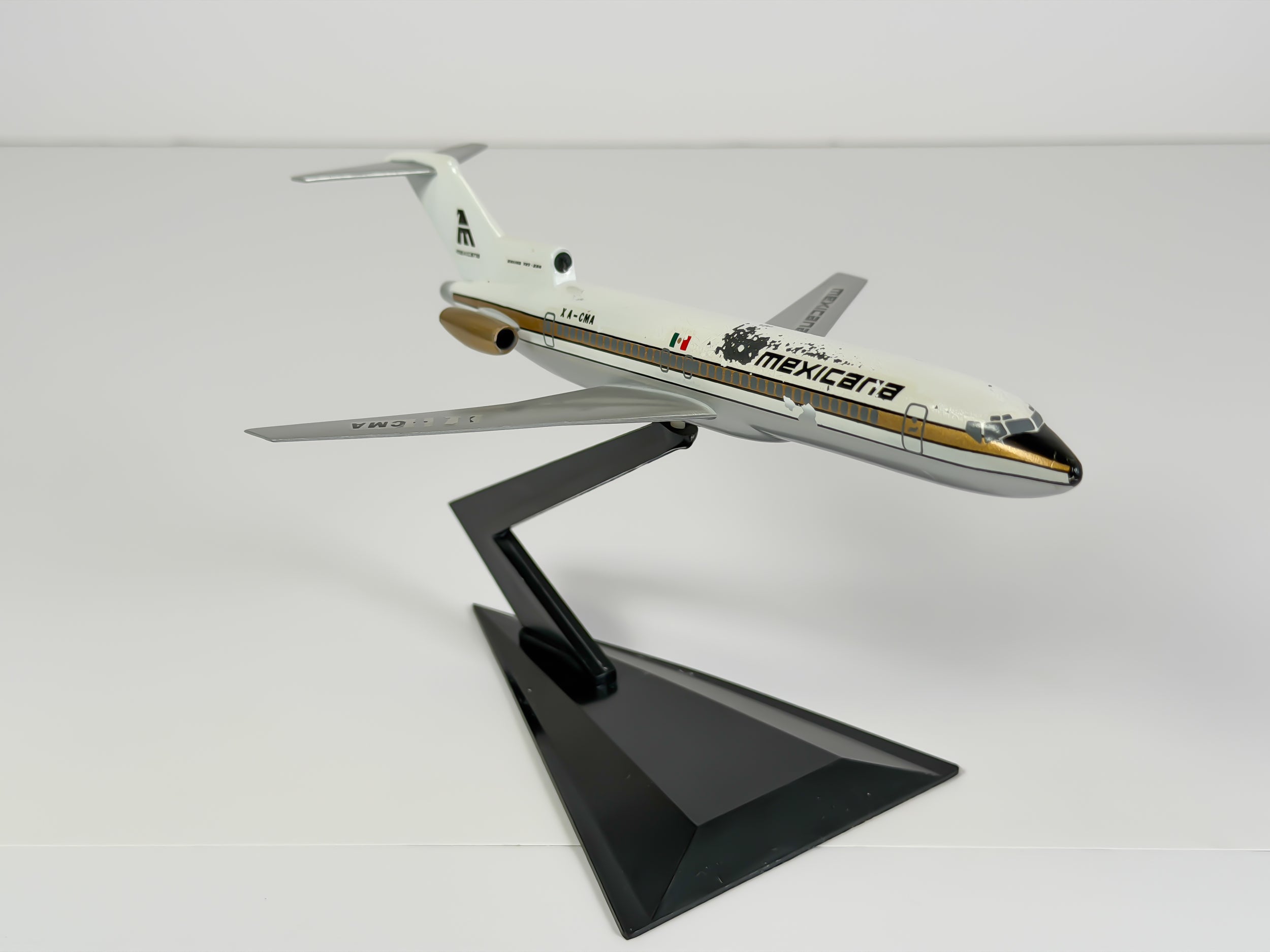 1:200 Mexicana Boeing 727-200 (XA-CMA) - Golden Aztec | Air Jet Advance