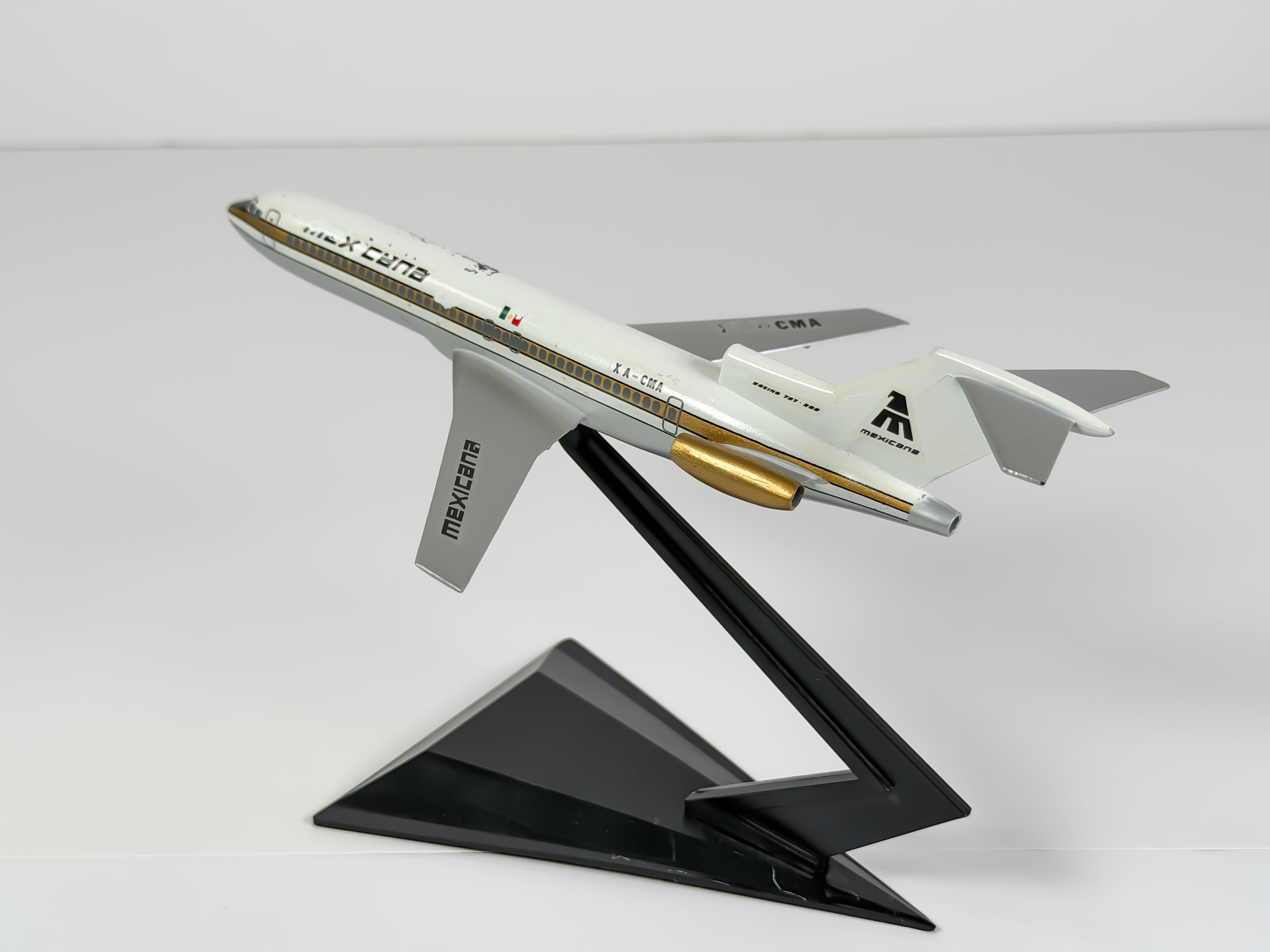 1:200 Mexicana Boeing 727-200 (XA-CMA) - Golden Aztec | Air Jet Advance