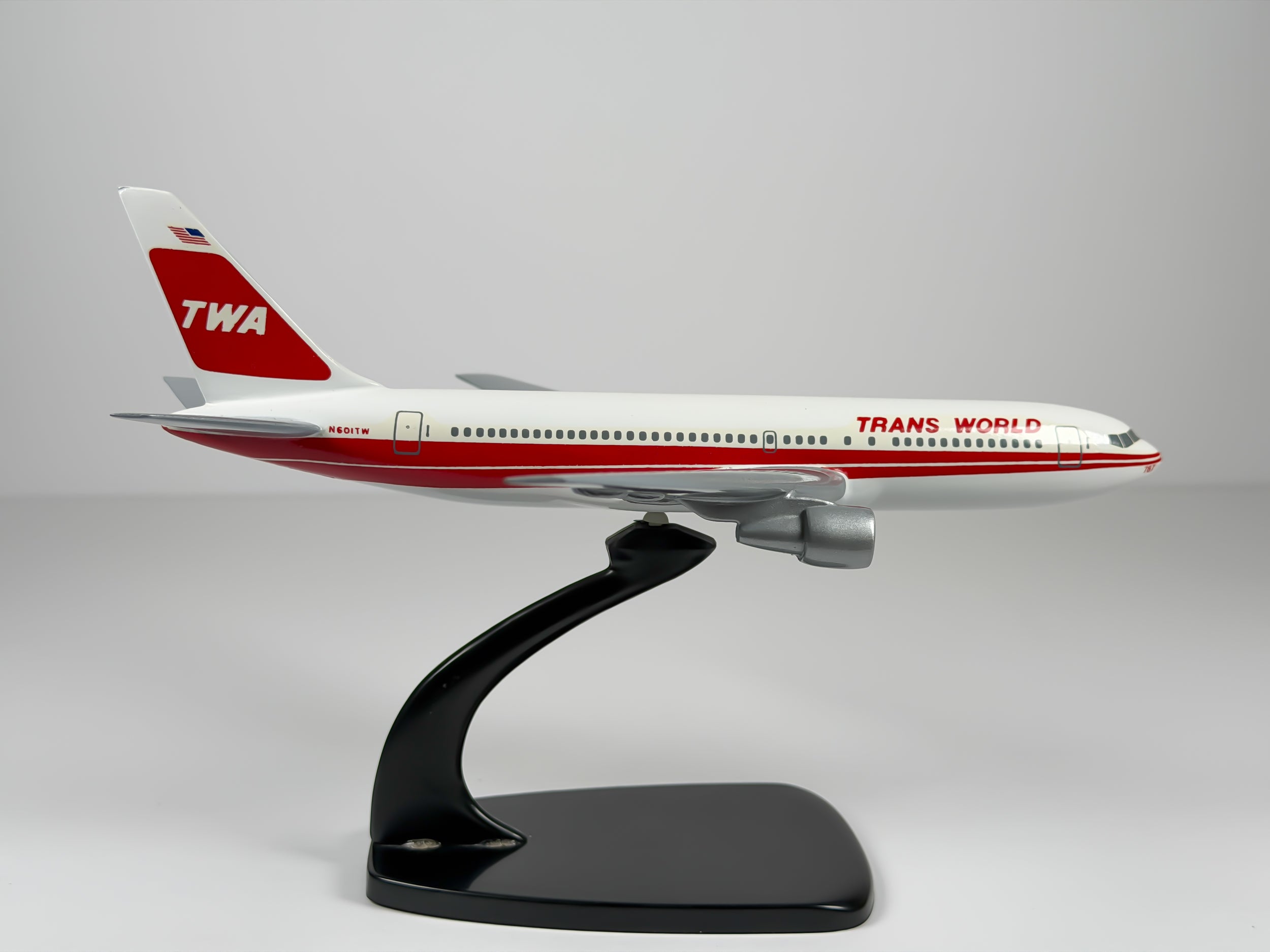 1:200 Trans World Airlines (TWA) Boeing 767-200 (N601TW) - Dual Stripes | Air Jet Advance
