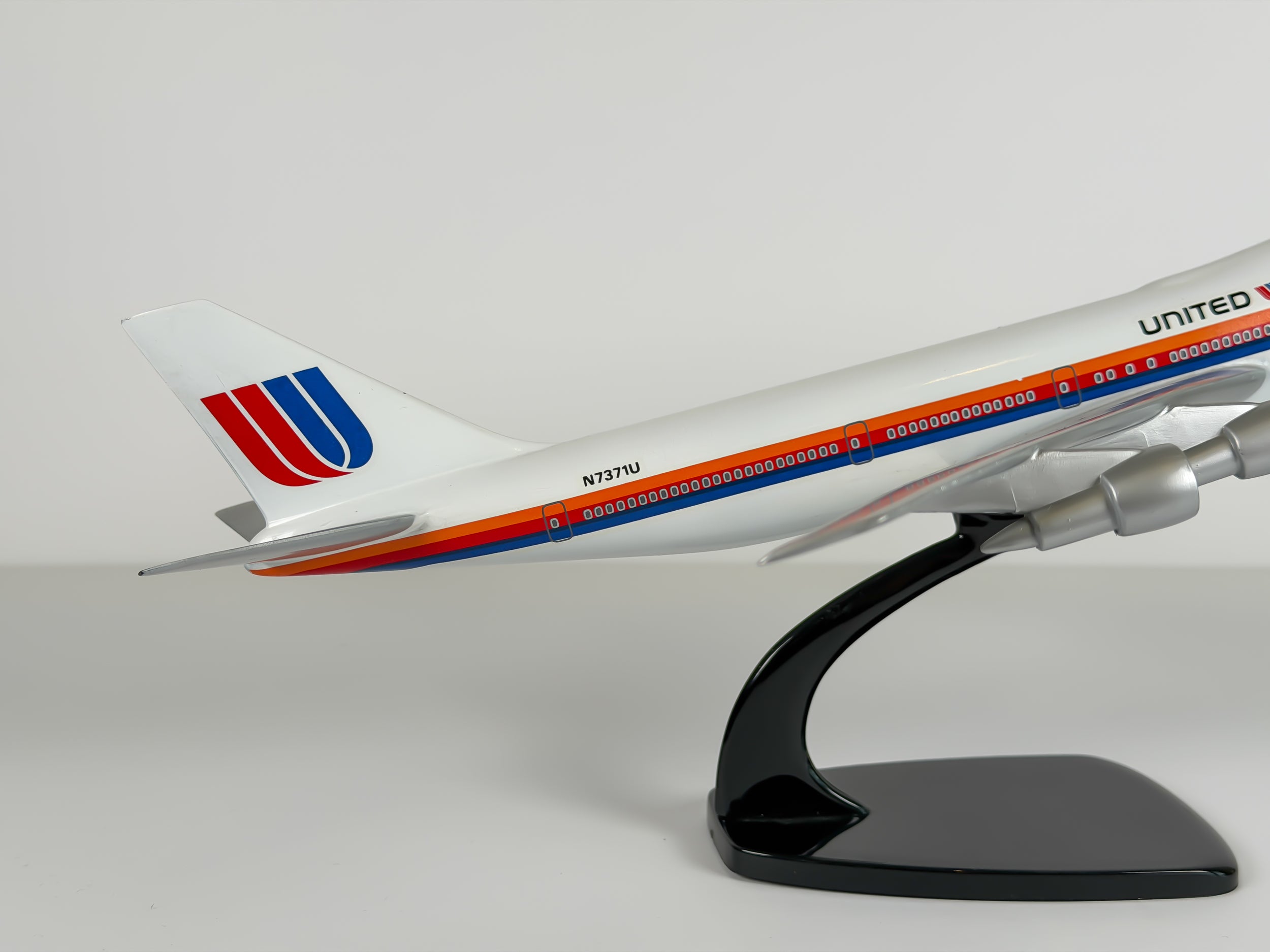 1:200 United Airlines Boeing 747-100 (N7371U) - Saul Bass | Air Jet Advance