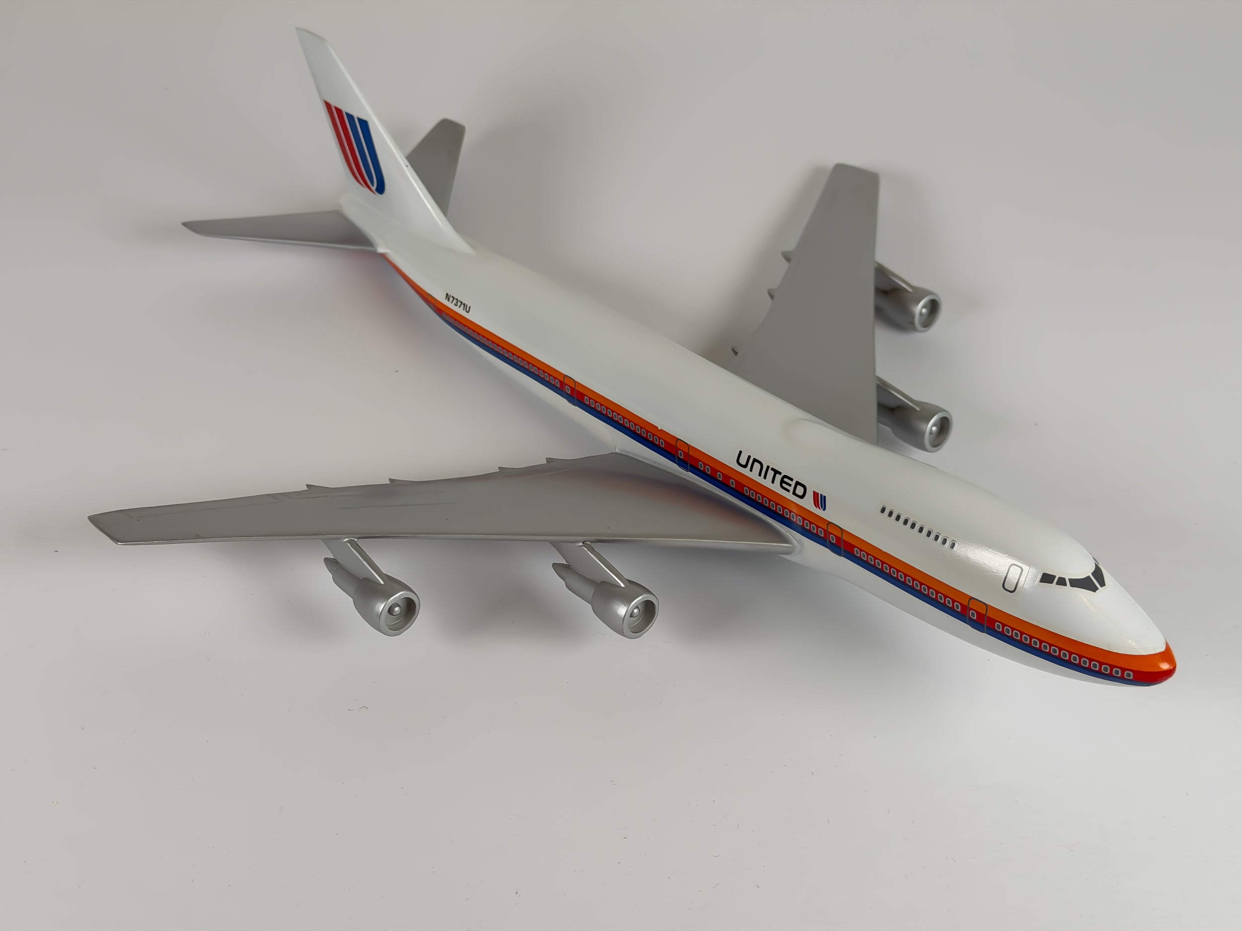 1:200 United Airlines Boeing 747-100 (N7371U) - Saul Bass | Air Jet Advance
