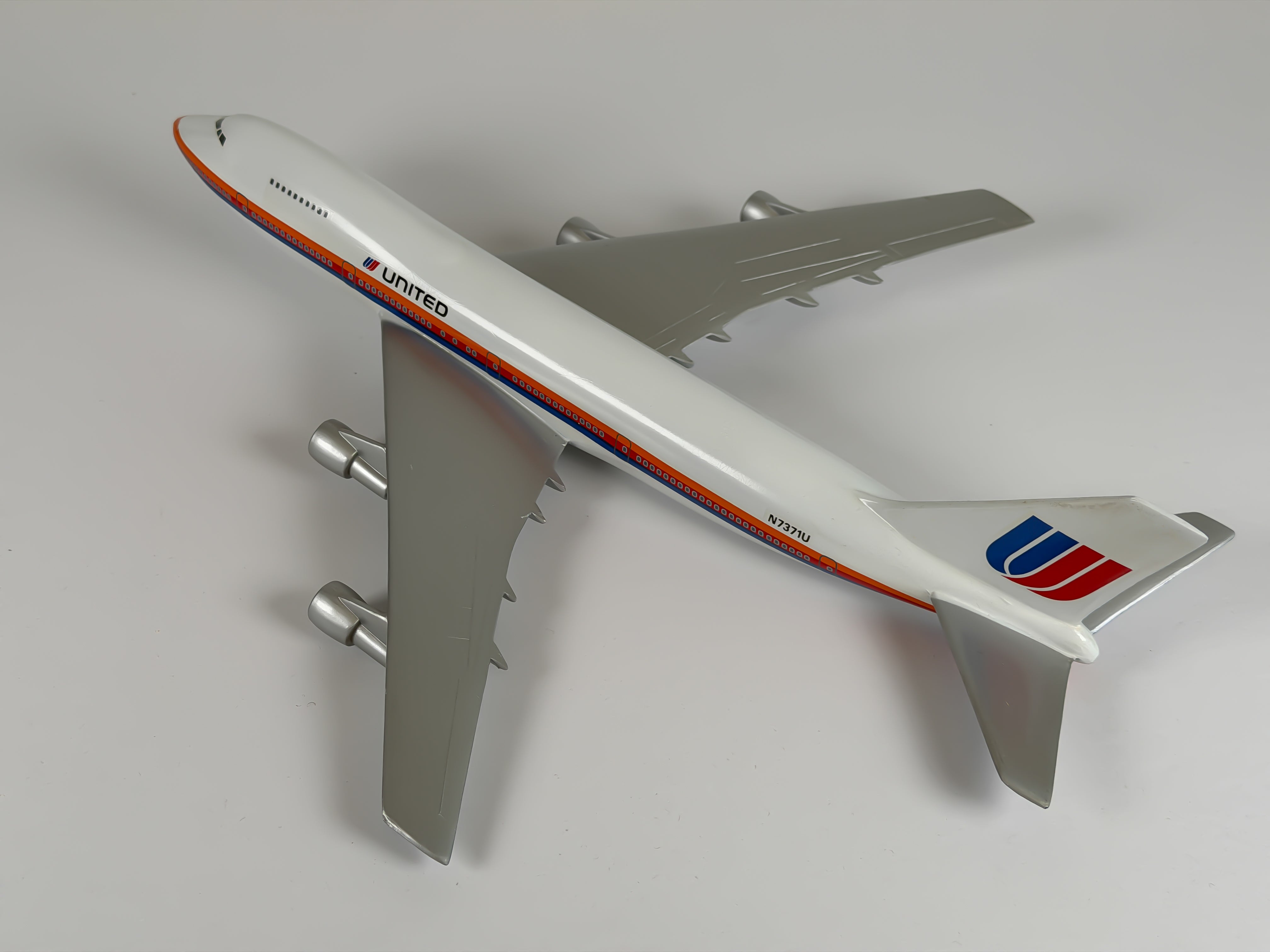 1:200 United Airlines Boeing 747-100 (N7371U) - Saul Bass | Air Jet Advance
