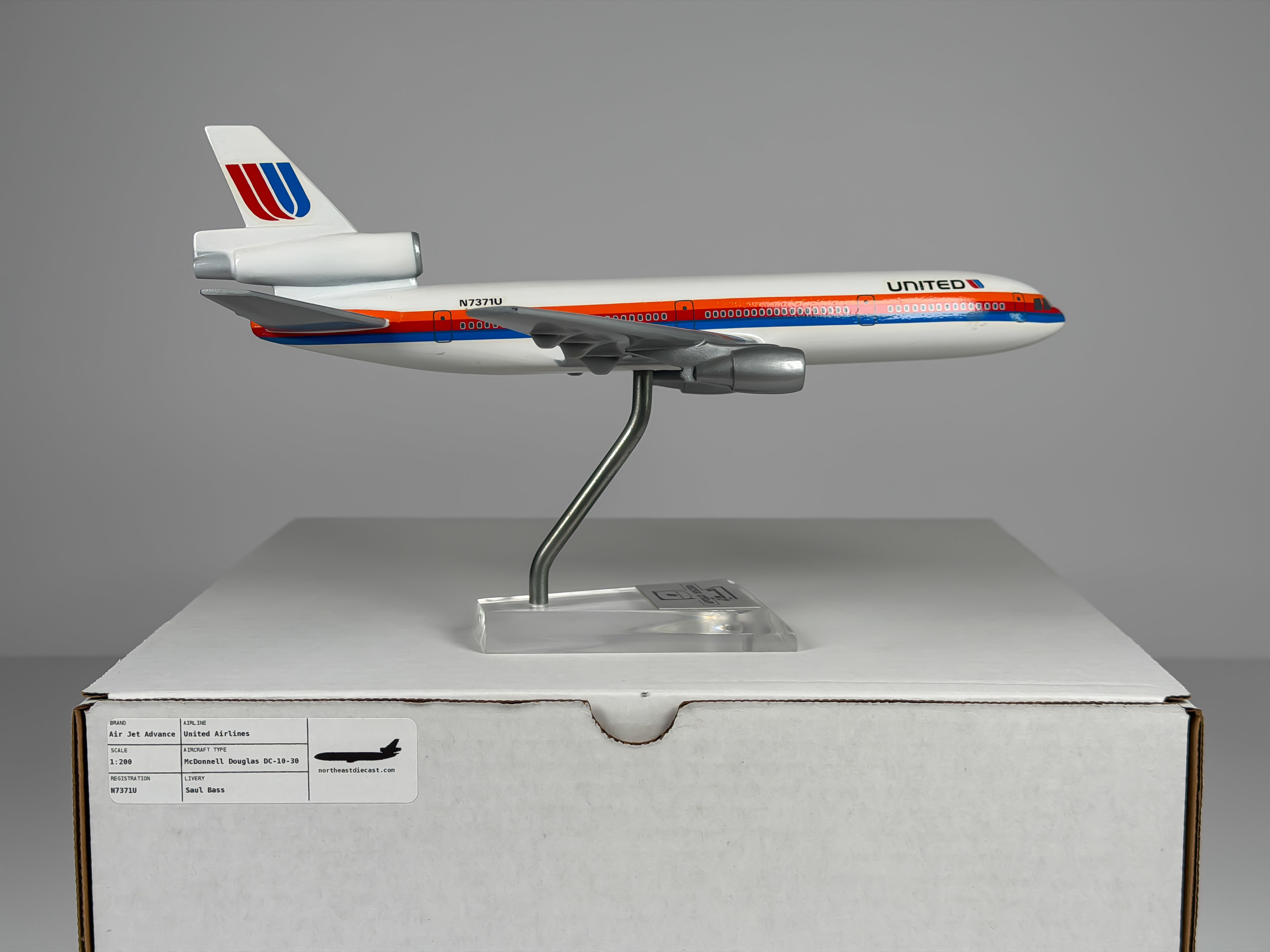 1:200 United Airlines McDonnell Douglas DC-10-30 (N7371U) - Saul Bass | Air Jet Advance