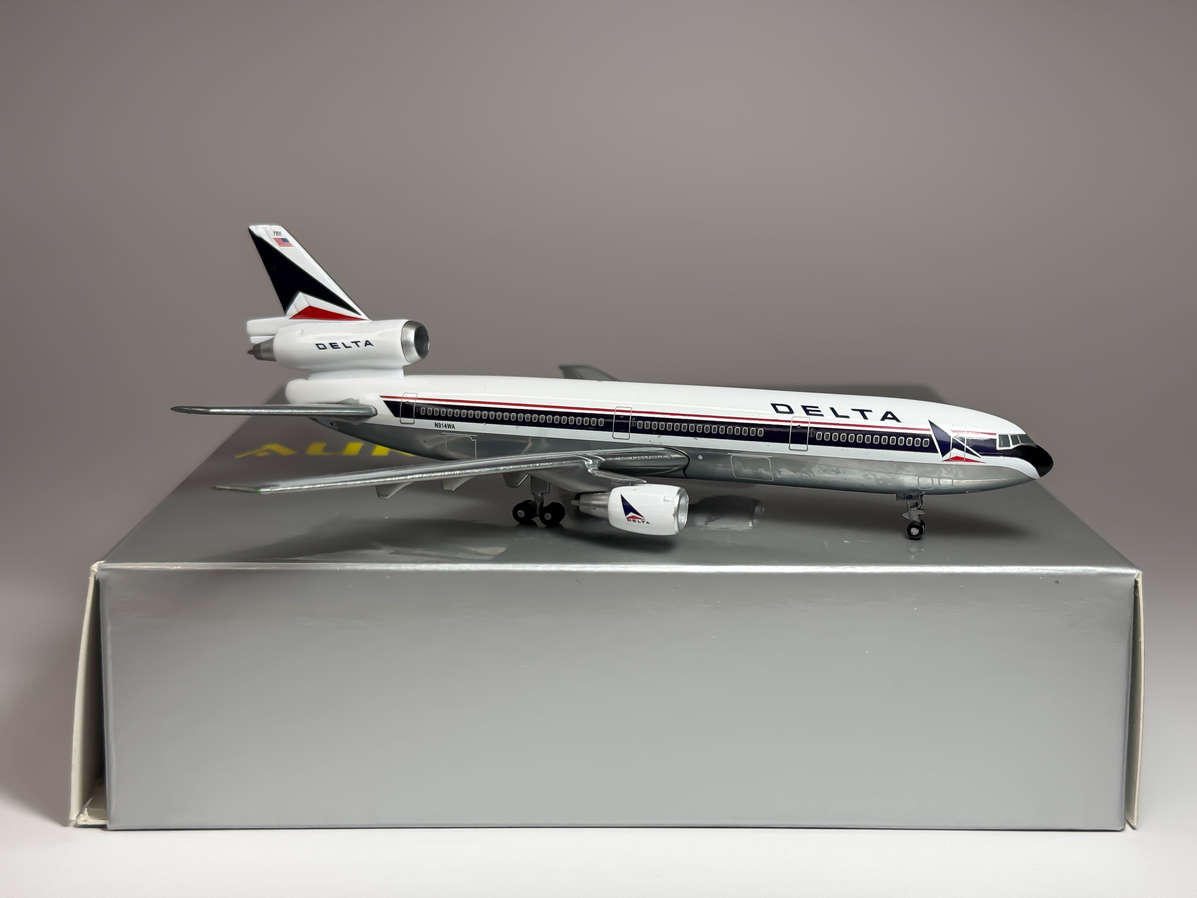 Delta Air Lines McDonnell Douglas DC-10-10 1:400 Gemini Jets N914WA (AM001)