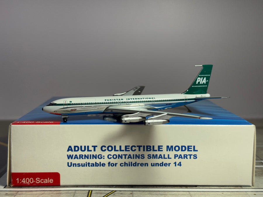 Aeroclassics 1:400 PIA Boeing 707-320 AP-AWU old colors ACAPAWU