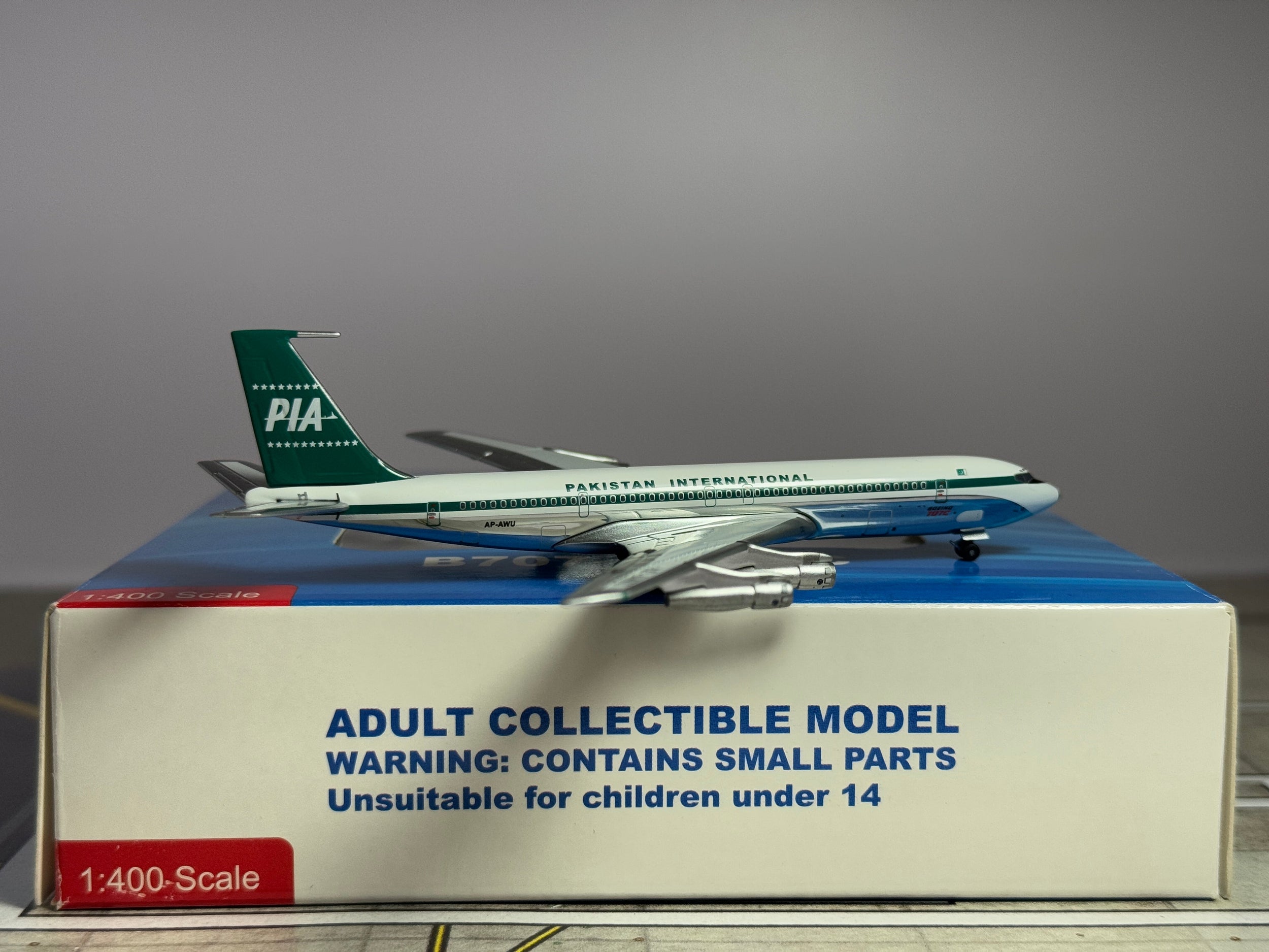 Aeroclassics 1:400 PIA Boeing 707-320 AP-AWU old colors ACAPAWU