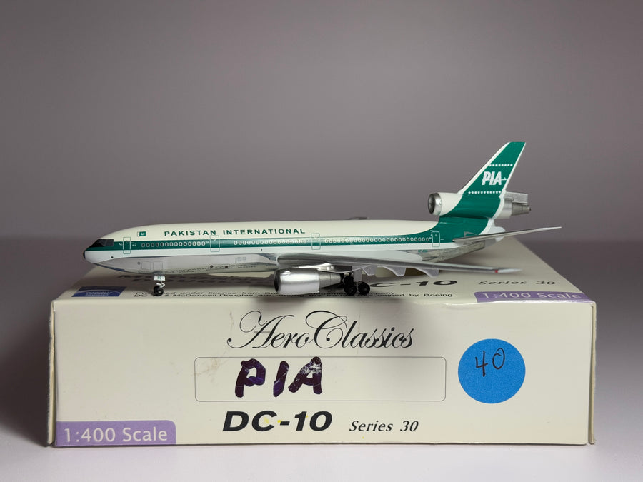 Aeroclassics 1:400 PIA Pakistan International McDonnell Douglas DC-10-30 AP-AXC polished belly AC419739