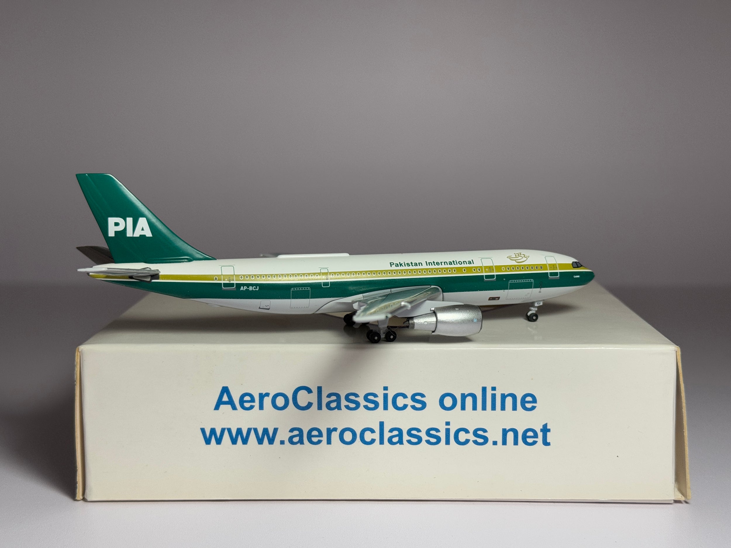 Aeroclassics 1:400 PIA Pakistan International Airbus A300 AP-BCJ ACAPBCJ