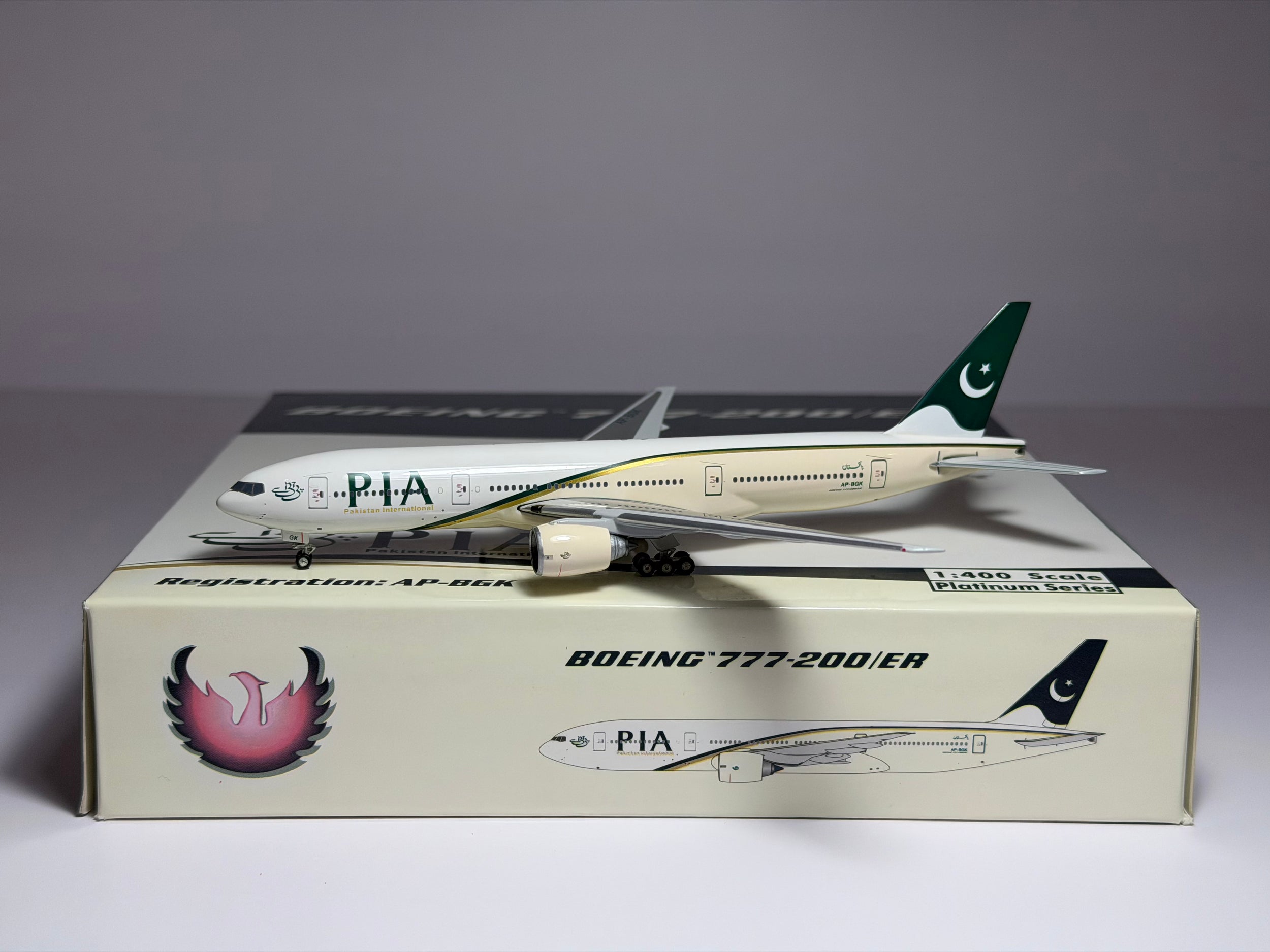 Phoenix Model 1:400 PIA Boeing 777-200ER AP-BGK PH410411