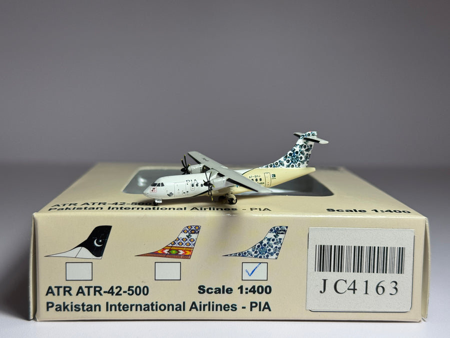 JC Wings 1:400 PIA Pakistan International ATR-42-500 AP-BHJ Sindh Province JC4163