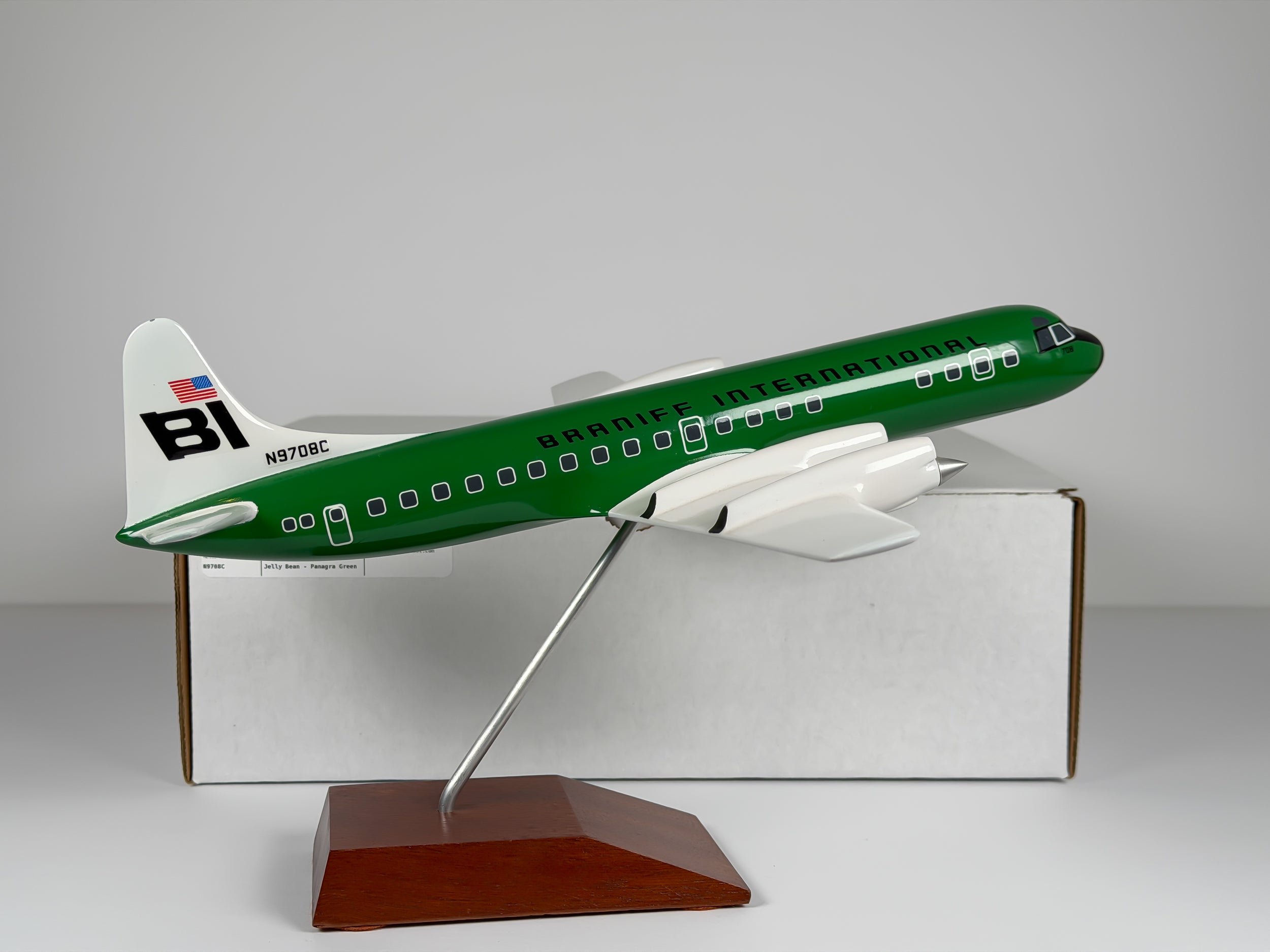 1:100 Braniff International Lockheed L-188 Electra (N9708C) - Jelly Bean - Panagra Green | Vogelaar Model