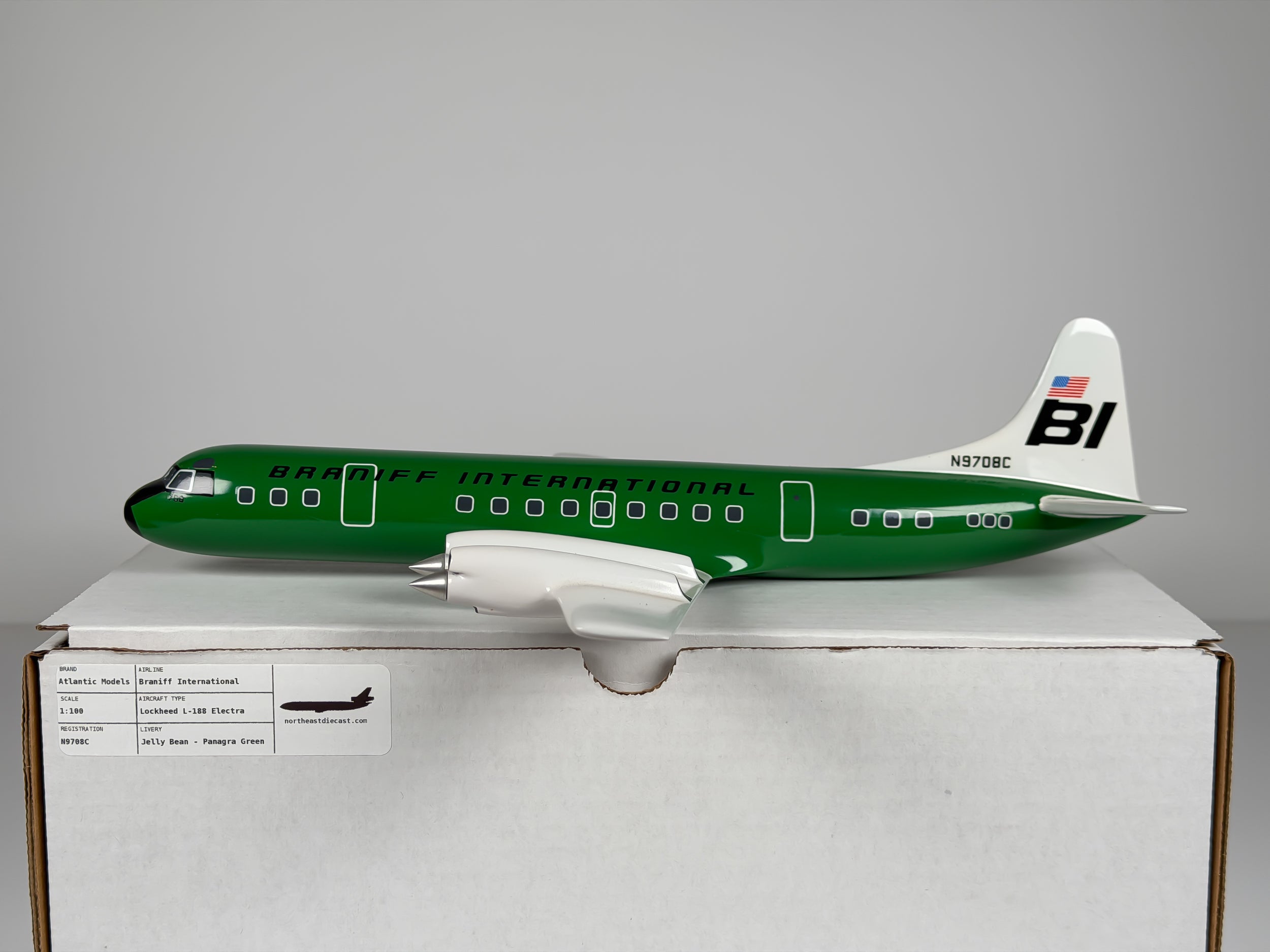 1:100 Braniff International Lockheed L-188 Electra (N9708C) - Jelly Bean - Panagra Green | Vogelaar Model