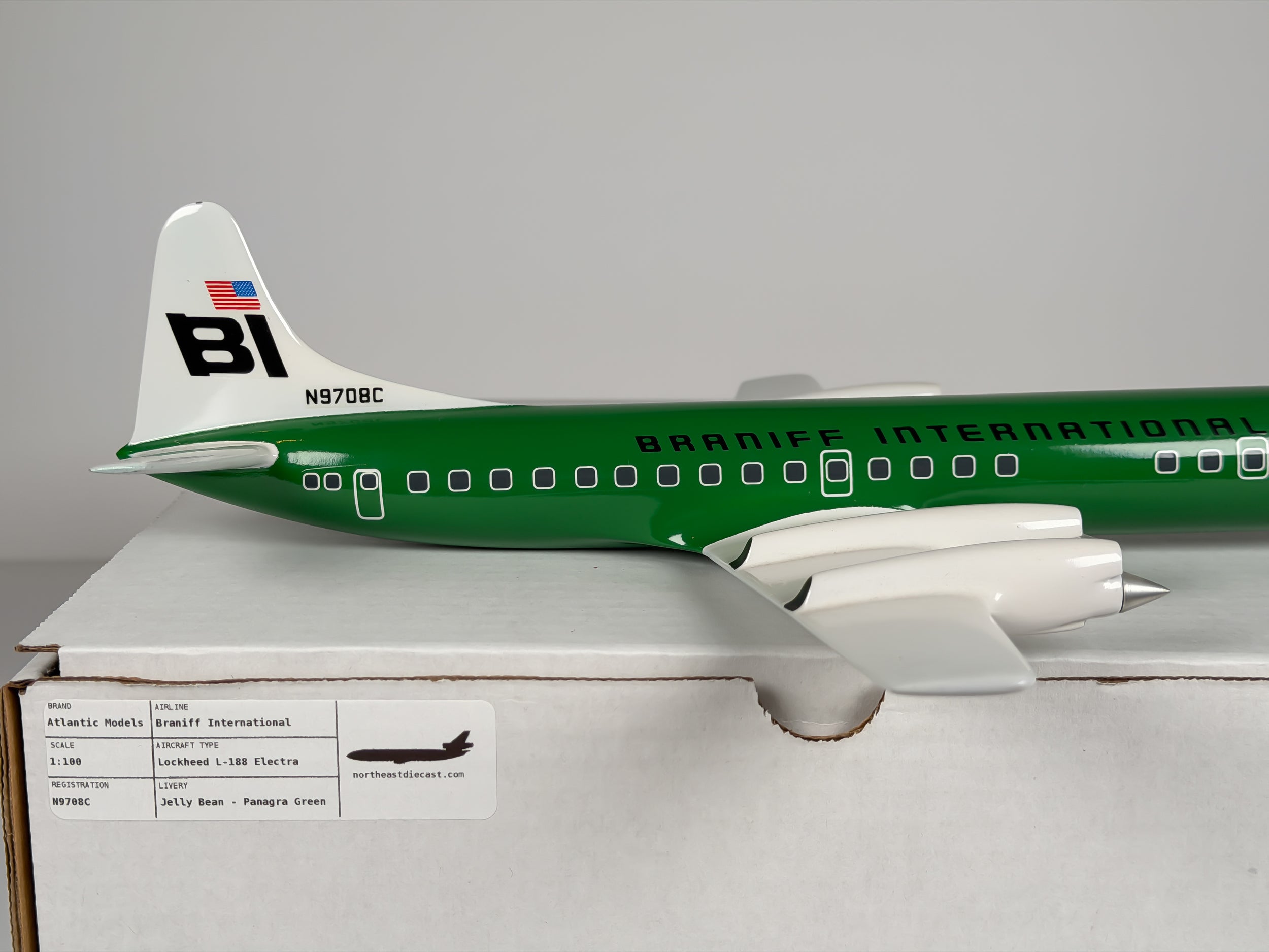 1:100 Braniff International Lockheed L-188 Electra (N9708C) - Jelly Bean - Panagra Green | Vogelaar Model