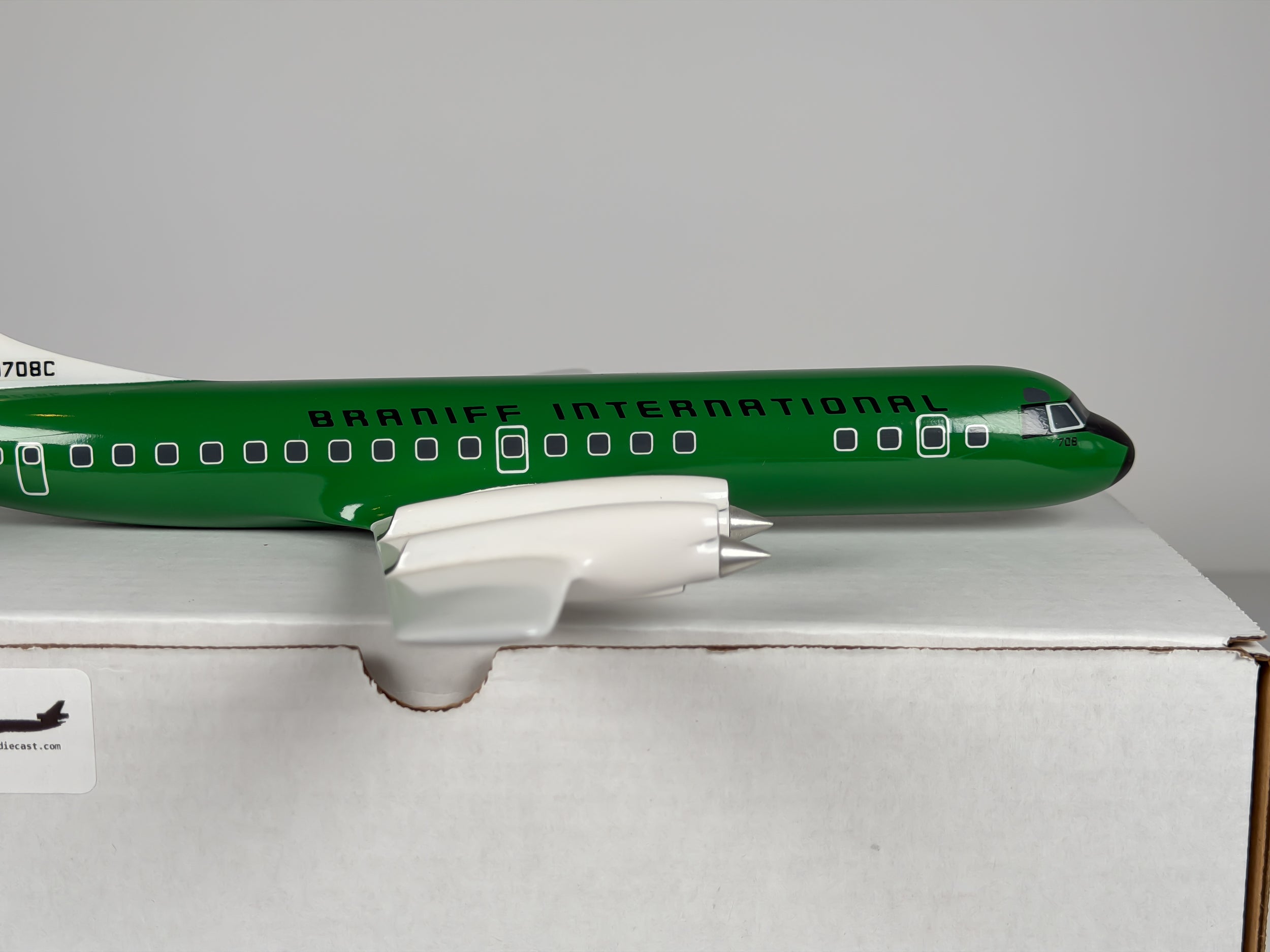 1:100 Braniff International Lockheed L-188 Electra (N9708C) - Jelly Bean - Panagra Green | Vogelaar Model