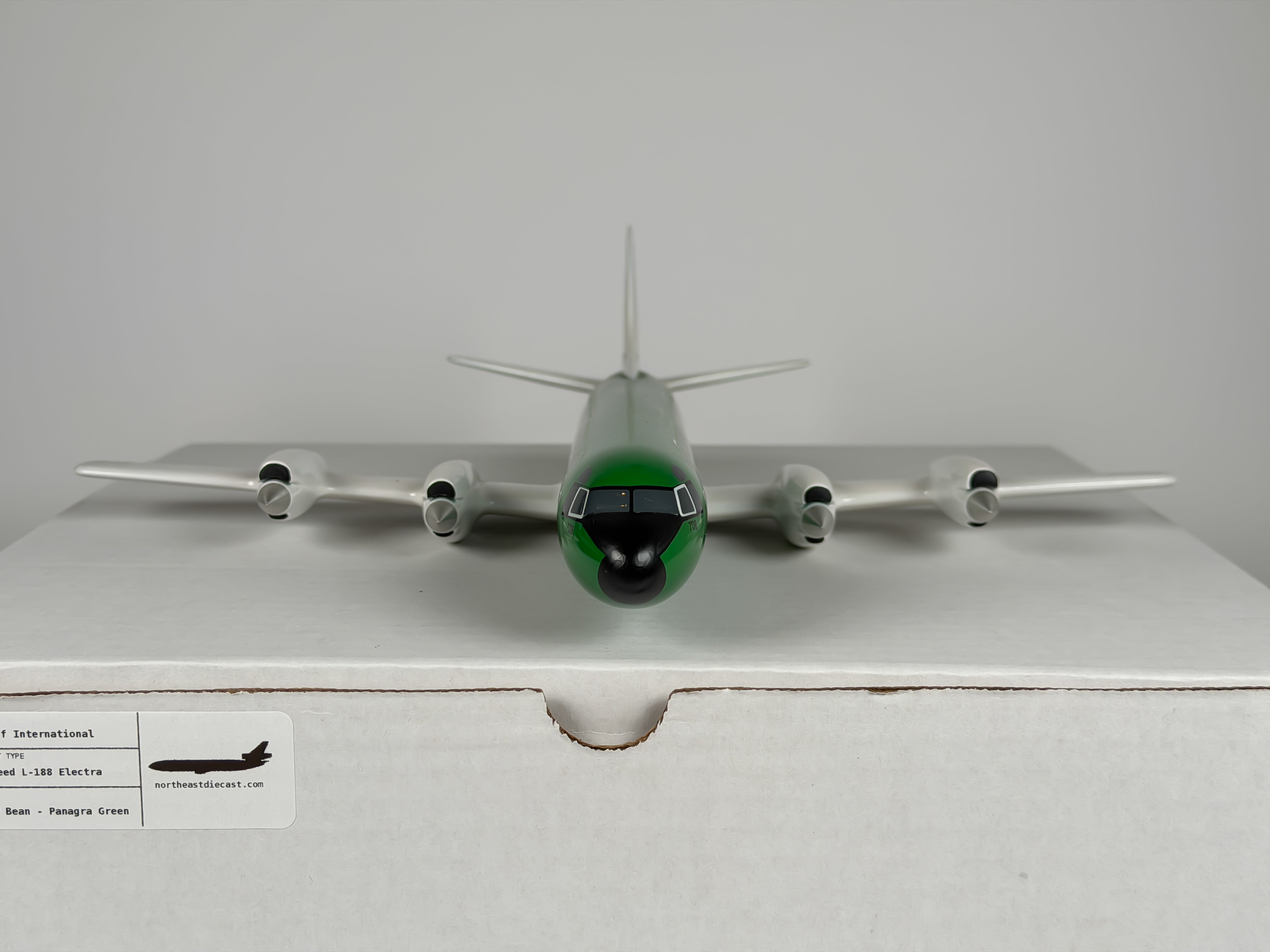 1:100 Braniff International Lockheed L-188 Electra (N9708C) - Jelly Bean - Panagra Green | Vogelaar Model