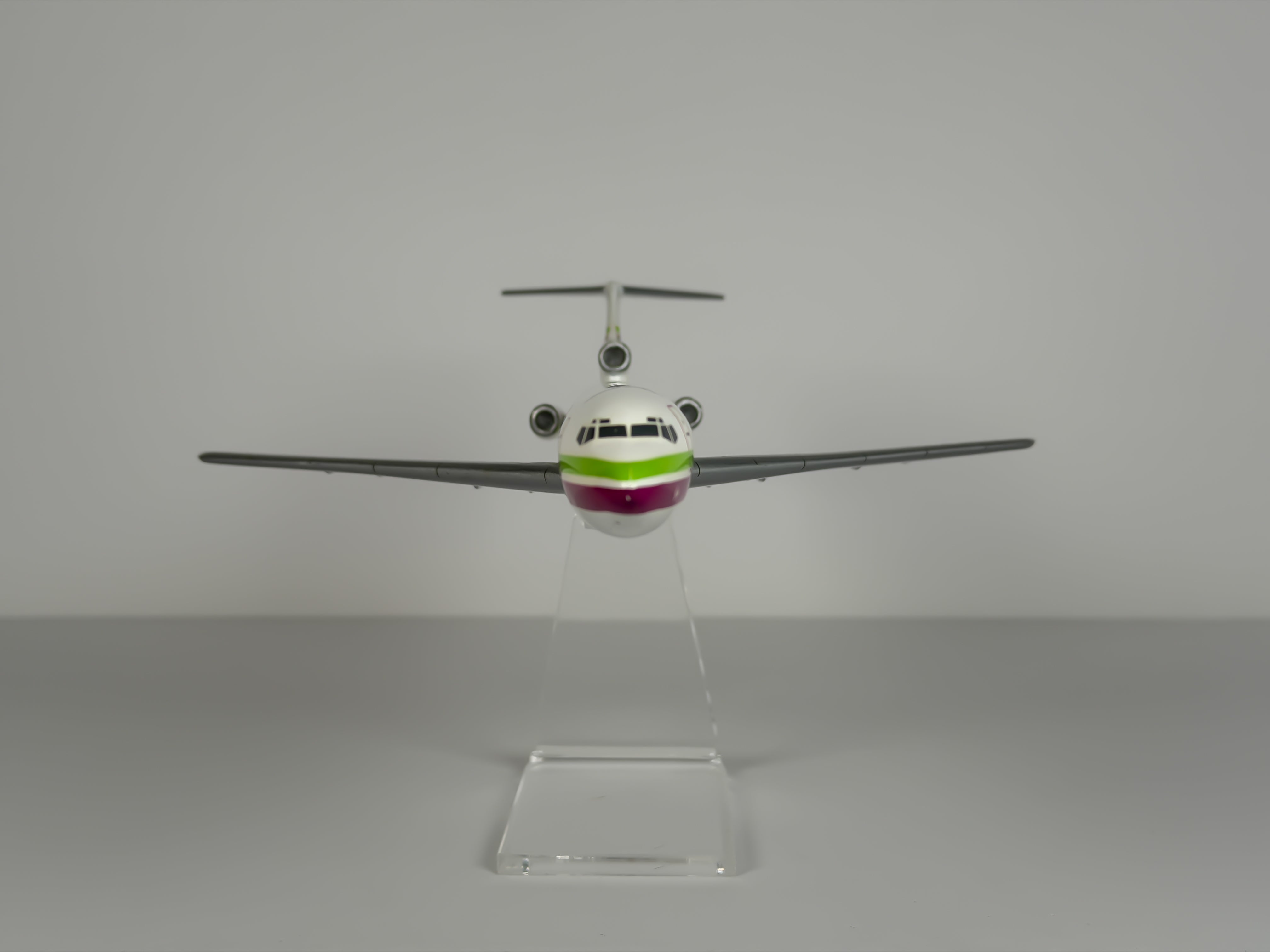 1:150 Miami Air Boeing 727-200 (N804MA) - Green/Purple | Atlantic Models