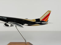 1:150 Southwest Airlines Boeing 737-300 (N334SW) - Shamu Seaworld | Atlantic Models