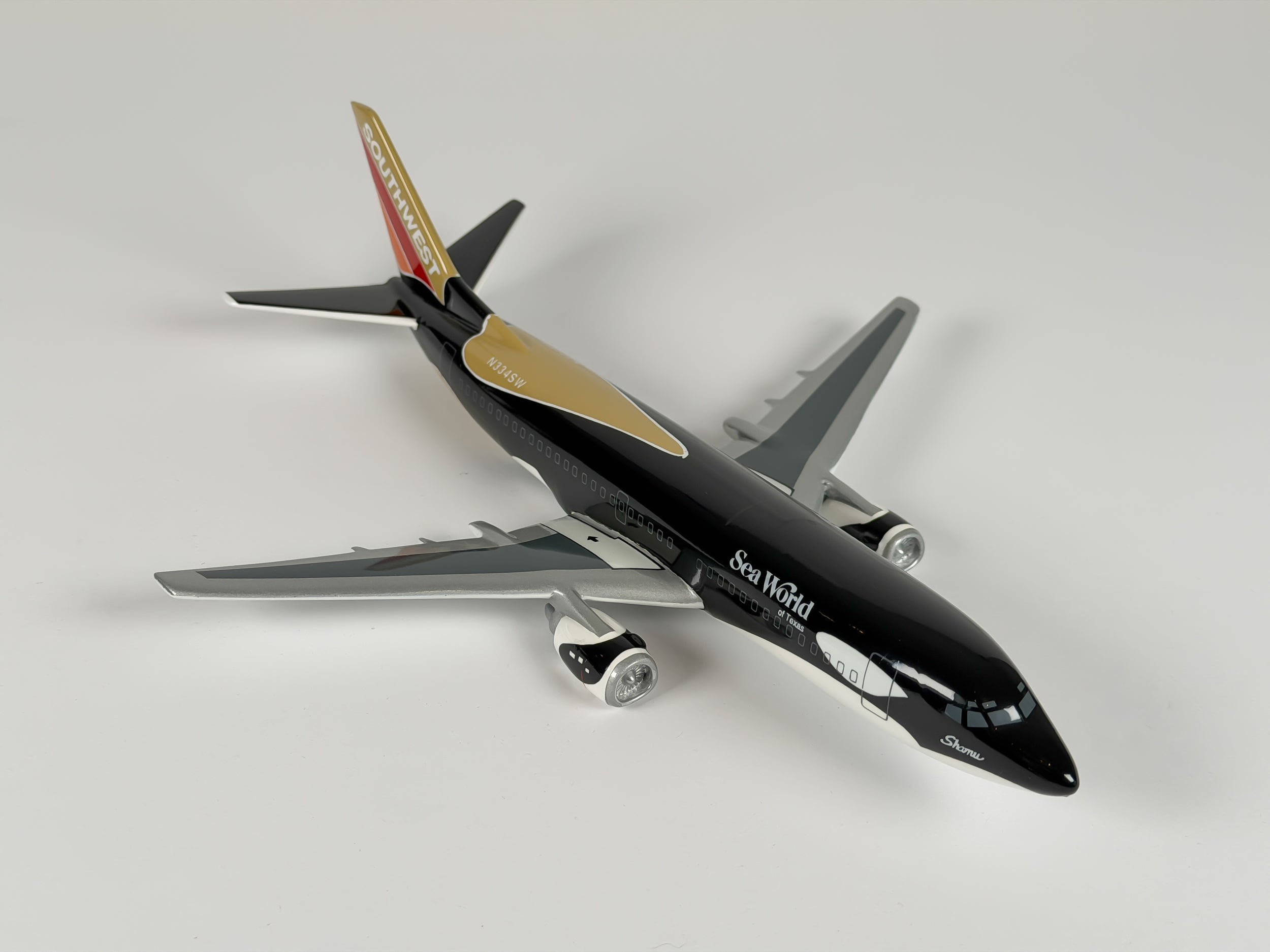 1:150 Southwest Airlines Boeing 737-300 (N334SW) - Shamu Seaworld | Atlantic Models